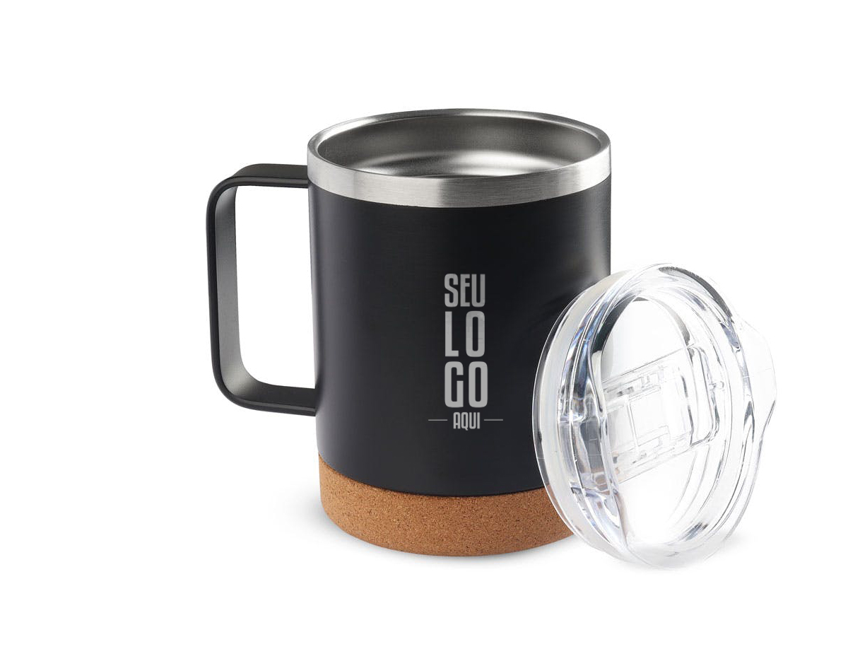 Caneca térmica em aço inox com parede dupla isolada à vácuo, tampa plástica e anel em silicone para vedação, alça lateal em inox na cor do produto, base em cortiça. Capacidade 350ml.