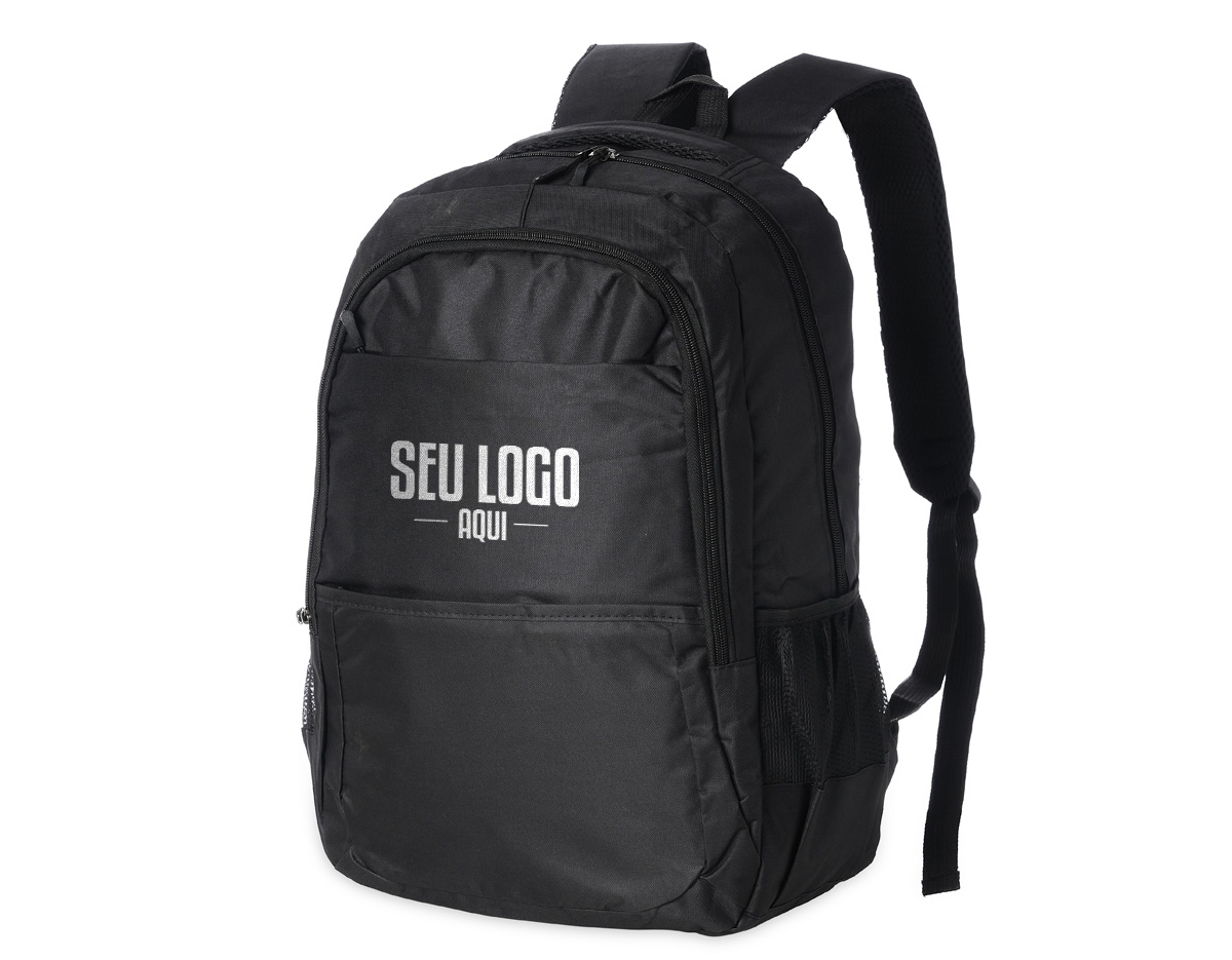 Mochila de nylon 27 litros com quatro compartimentos, sendo o principal com bolso para notebook 17,3. Com bolsos laterais telados, a mochila possui duas alças de mãos e alças para as costas com revestimento espumado.