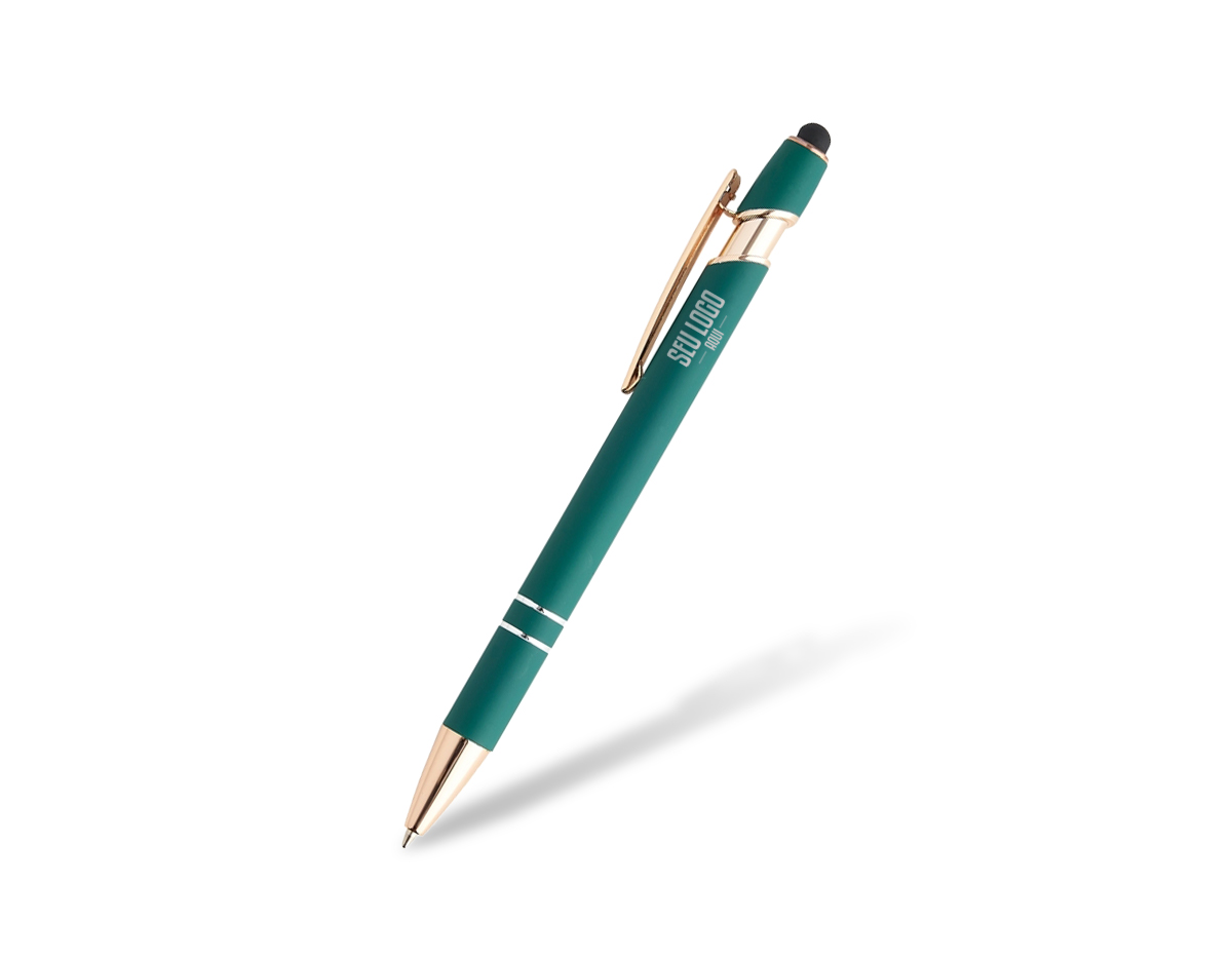 Caneta metálica touchscreen com acabamento emborrachado que proporciona toque macio e maior conforto na escrita. Possui acionamento por clique e carga esferográfica azul de 1.0 mm, garantindo escrita suave no dia a dia. Conta ainda com ponteira touchscreen, ideal para uso em smartphones e tablets sem precisar tocar diretamente na tela. Funcional e moderna, é uma excelente opção de brinde corporativo para ações promocionais e divulgação de marcas.