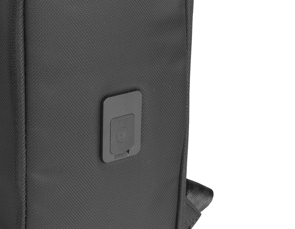 Mochila Premium, adequada para viagens de negócios, feito de tecido de poliéster, resistente à água e ao desgaste, alças de ombro acolchoadas, aceita notebook de até 15,6", engate para mala de viagem, com dois bolsos nas laterais.