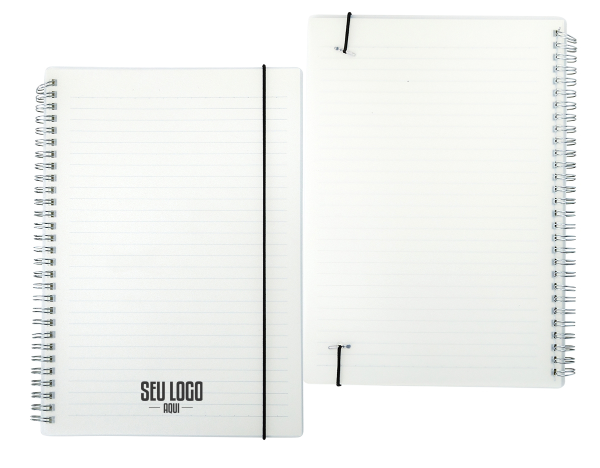 Caderno B5 com capa plástica e elástico para lacre, contém aproximadamente 80 folhas marfim com pauta.