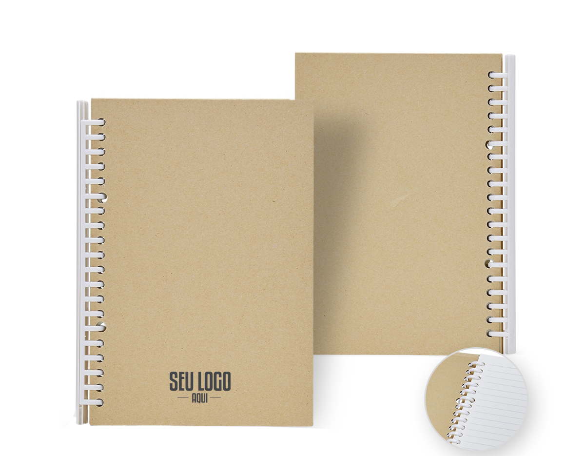 Caderno A5 com capa dura em kraft e espiral removível, contém aproximadamente 87 folhas marfim com pauta.