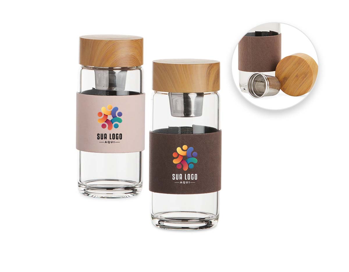 Garrafa de vidro borossilicato com capacidade de 400ml, acompanha infusor e luva de tecido sintético. Tampa plástico com design de bambu.