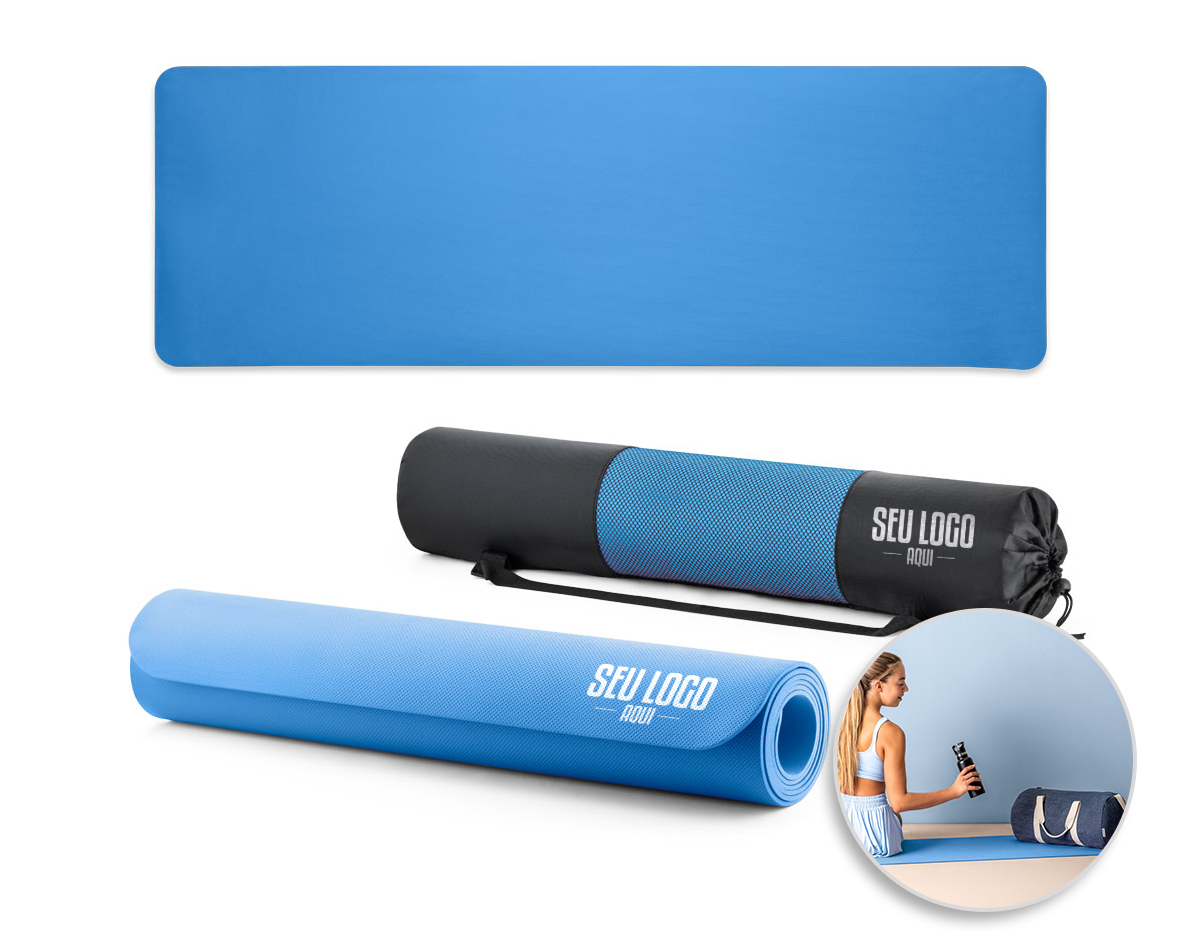 Tapete de exercício para yoga ou pilates em EVA com espessura até 4 mm. Inclui bolsa em poliéster com rede para não conservar odores e alça ajustável em tecido para transporte. Fechado: Ø115 x 635 mm | Aberto: 1830 x 610 x 4 mm