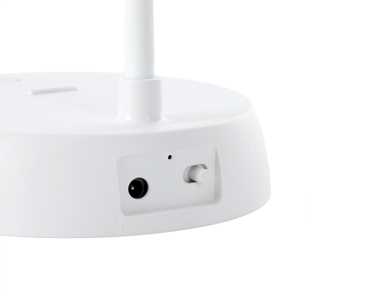  Luminária articulável recarregável com 10 leds e funcionamento touch, material plástico. Contém três estágios de iluminação com regulagem de intensidade touch: luz fria (branca), luz quente (amarela) e luz mista (branca e amarela). Base com botão para ligar e desligar. Acompanha uma bateria de lítio e cabo USB para carregamento.