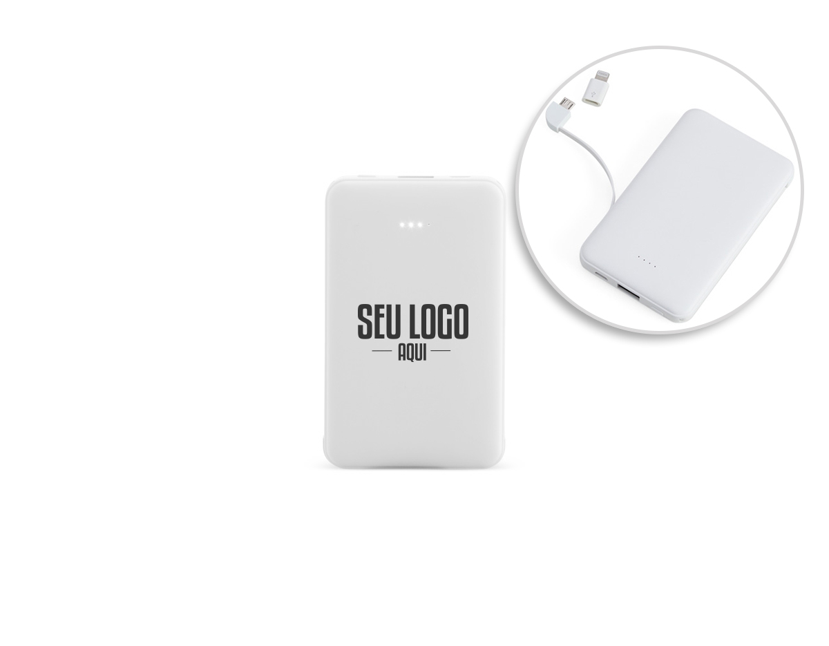 Power bank plástico de 5.000mAh com indicadores led de bateria e cabos acoplados: Tipo-C e V8. Acompanha cabo USB V8 e adaptador Lightning.