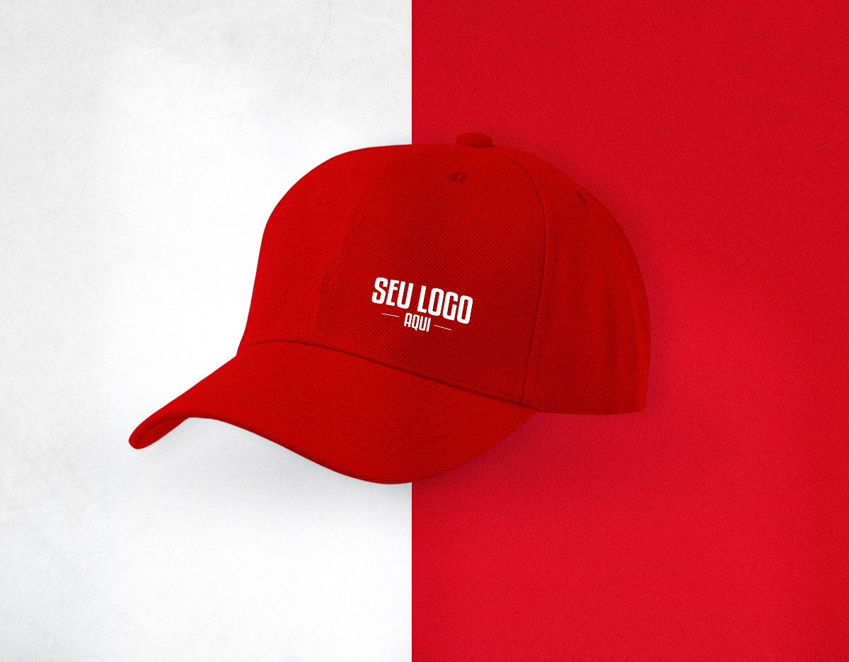 Boné modelo 6 gomos , confeccionado em tecido brim luxpremium pesado peletizado 100% algodão , com detalhes em ilhós , parte interna com entretela inteligente e acabamento com carneira em brim , 6 costuras na aba , botão encapado , fechamento com regulador em velcro.