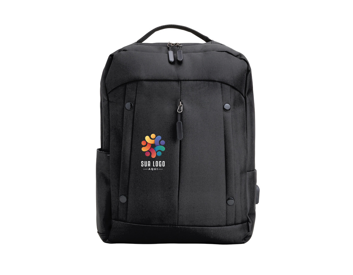 Mochila de nylon 21 Litros com dois compartimentos, sendo o principal com bolso para notebook 15,6. Com divisórias internas para acessórios, a mochila possui bolso lateral, suporte externo USB e alça para engate em malas de viagem..40x30x18