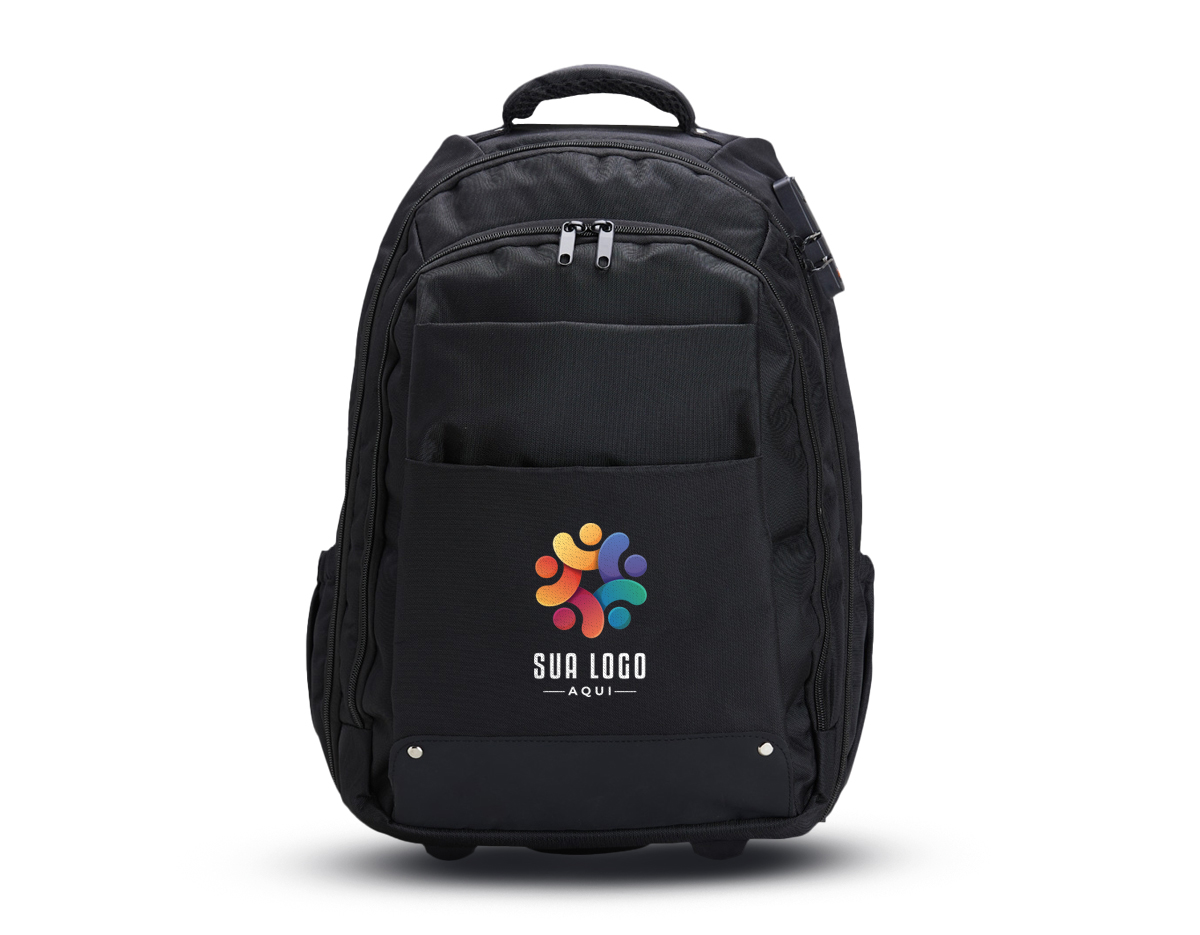 Mochila 27 litros com rodinhas e cadeado TSA. Possui padrão para bagagem de mão, conforme especificações ANAC (Agência Nacional de Aviação Civil) Confeccionada em nylon, contém alça revestida com espuma para um maior conforto, puxador retrátil com regulagem e botão acionador, alças para as costas escondidas no compartimento traseiro com zíper
