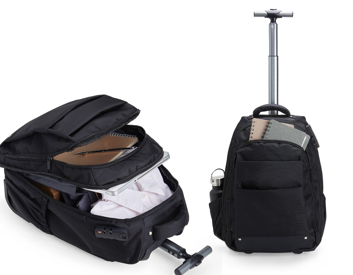 Mochila 27 litros com rodinhas e cadeado TSA. Possui padrão para bagagem de mão, conforme especificações ANAC (Agência Nacional de Aviação Civil) Confeccionada em nylon, contém alça revestida com espuma para um maior conforto, puxador retrátil com regulagem e botão acionador, alças para as costas escondidas no compartimento traseiro com zíper