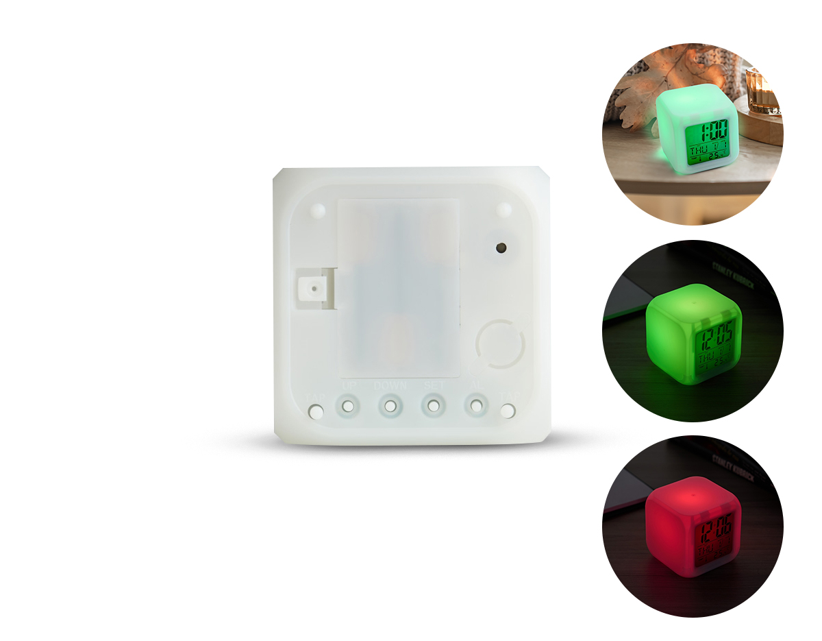 Relógio Digital LED com Despertador
Relógio digital LED com despertador, feito em material plástico. Com um display LCD multifuncional que exibe horas, dias da semana, data e temperatura ambiente, o relógio possui a função de alarme com 9 opções de toques, incluindo um prático modo soneca. O LED ativado por meio de botões ou via touch