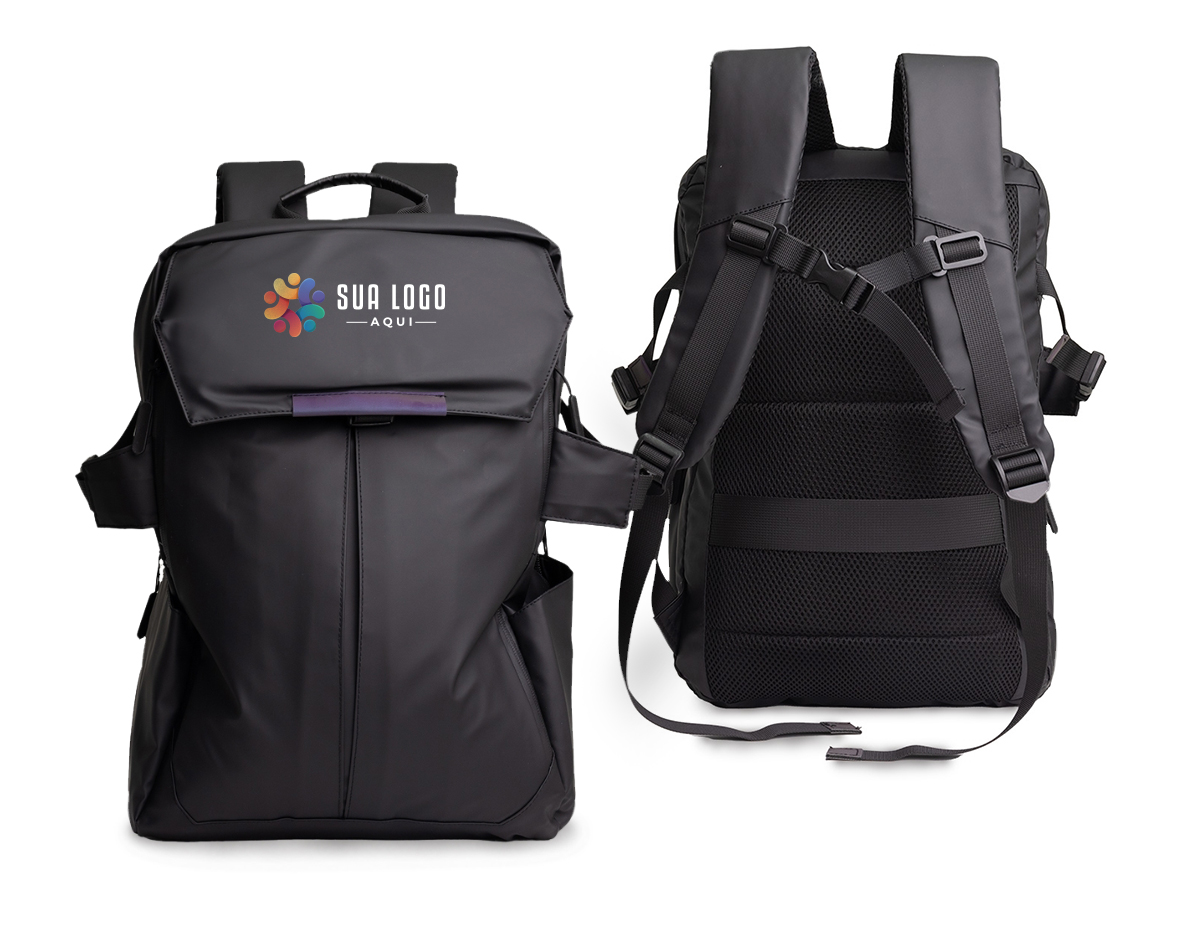 Mochila de 30 Litros confeccionada em couro sintético resistente à água. Contém três compartimentos, sendo um deles exclusivo para acomodar capacete de bicicleta e outro para notebook de 15,6" com revestimento aveludado. A mochila possui faixa e detalhes refletivos, bolsos externos nas laterais, bolso interno de plástico exclusivo para itens molhados, bolso interno de tela, alça para engate em mala de viagem, alça regulável revestida com espuma, parte traseira também revestida com espuma para maior conforto e fivelas para melhor expansão e segurança da mochila.