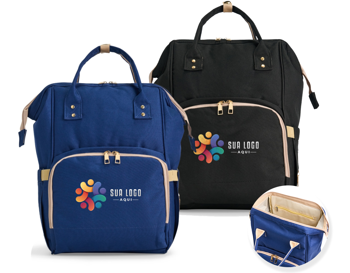 Mochila funcional de 19 litros em tecido oxford resistente à água. Possui três compartimentos distintos para uma organização eficiente. O compartimento principal conta com uma armação metálica que proporciona abertura fácil e manuseio prático, além de seis bolsos internos para organização adicional, sendo um deles em material plástico para itens molhados. Conta também com um acesso nas costas da mochilha para pegar itens que estajam no fundo com facilidade. No compartimento frontal, encontram-se três bolsos térmicos ideais para itens sensíveis à temperatura e um bolso de tela. E o terceiro compartimento sendo nas costas. A mochila também dispõe de dois bolsos laterais e duas alças de mão com suporte para juntura, proporcionando praticidade ao transporte, alça para engate em malas de viagem e duas alças para pendurar a bolsa onde desejar. As alças para as costas são ajustáveis, garantindo conforto personalizado durante o uso.