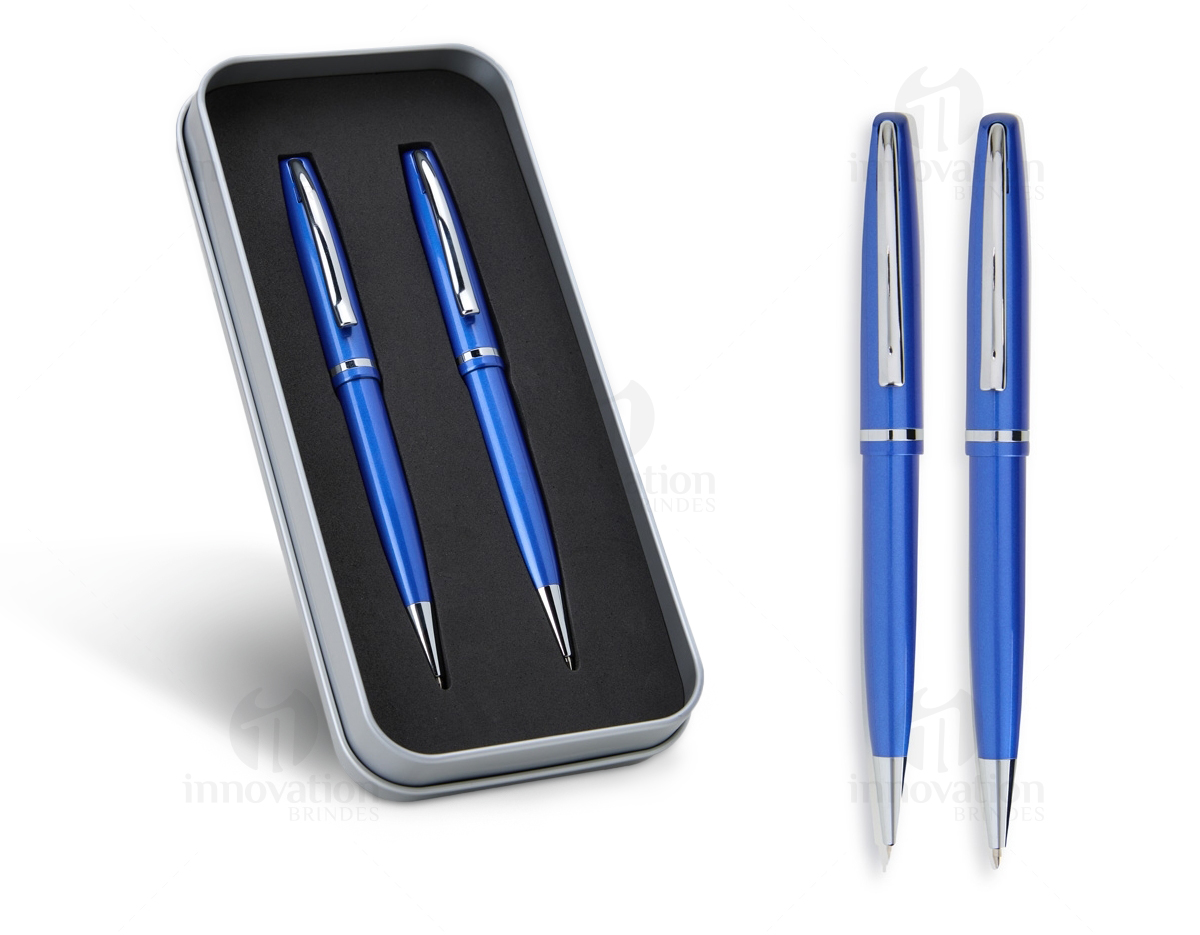 Conjunto de caneta e lapiseira metálicas em estojo metal. Caneta e lapiseira possuem acabamento brilhante, carga esferográfica azul de 1.0mm e acionamento por rotação.