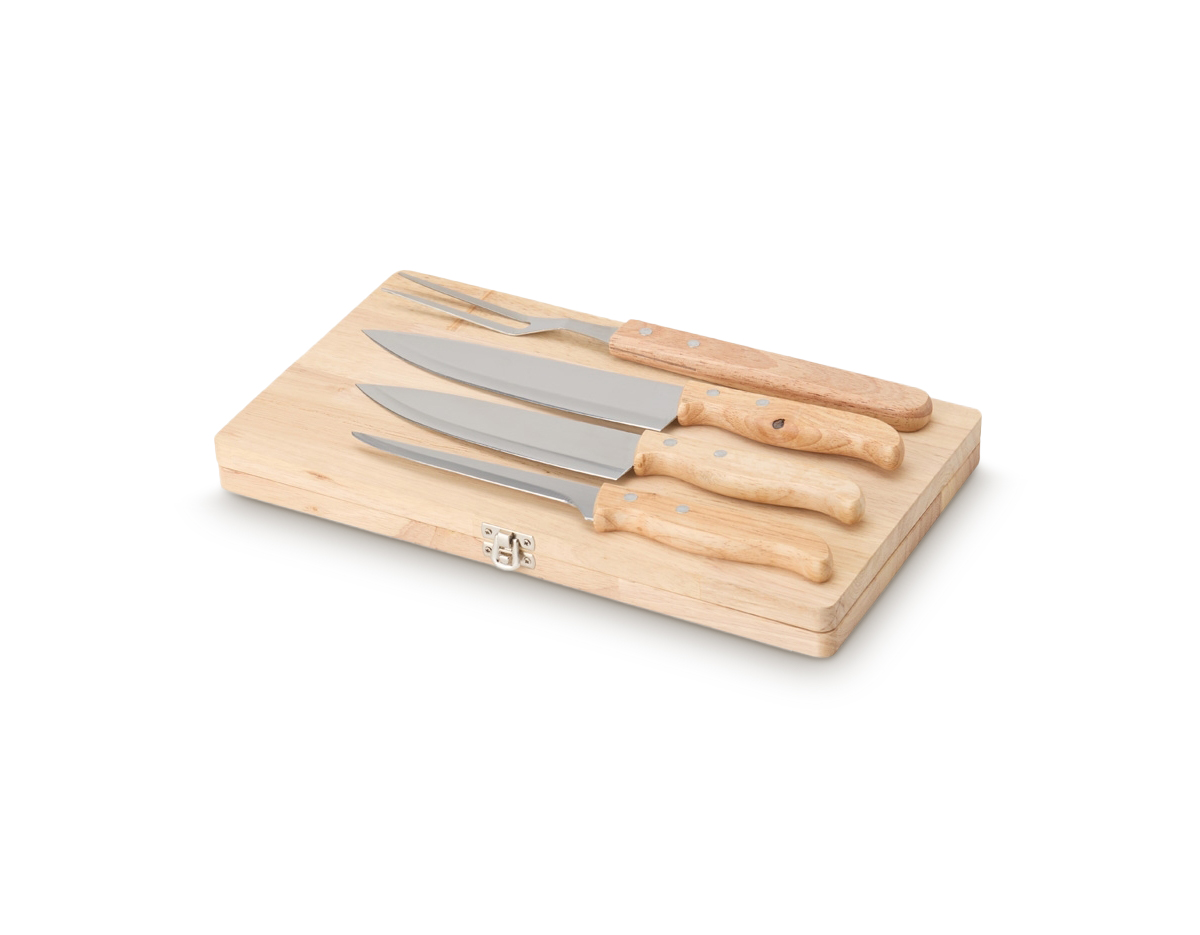 Kit churrasco em estojo de madeira, composto por três facas e um garfo. As facas são fabricadas em aço inoxidável de alta qualidade, garantindo durabilidade e precisão no corte de carnes. O garfo possui pontas afiadas para manuseio seguro dos alimentos durante o churrasco. O estojo de madeira oferece proteção e organização às peças, facilitando seu armazenamento e transporte. Ideal para entusiastas da culinária ao ar livre.