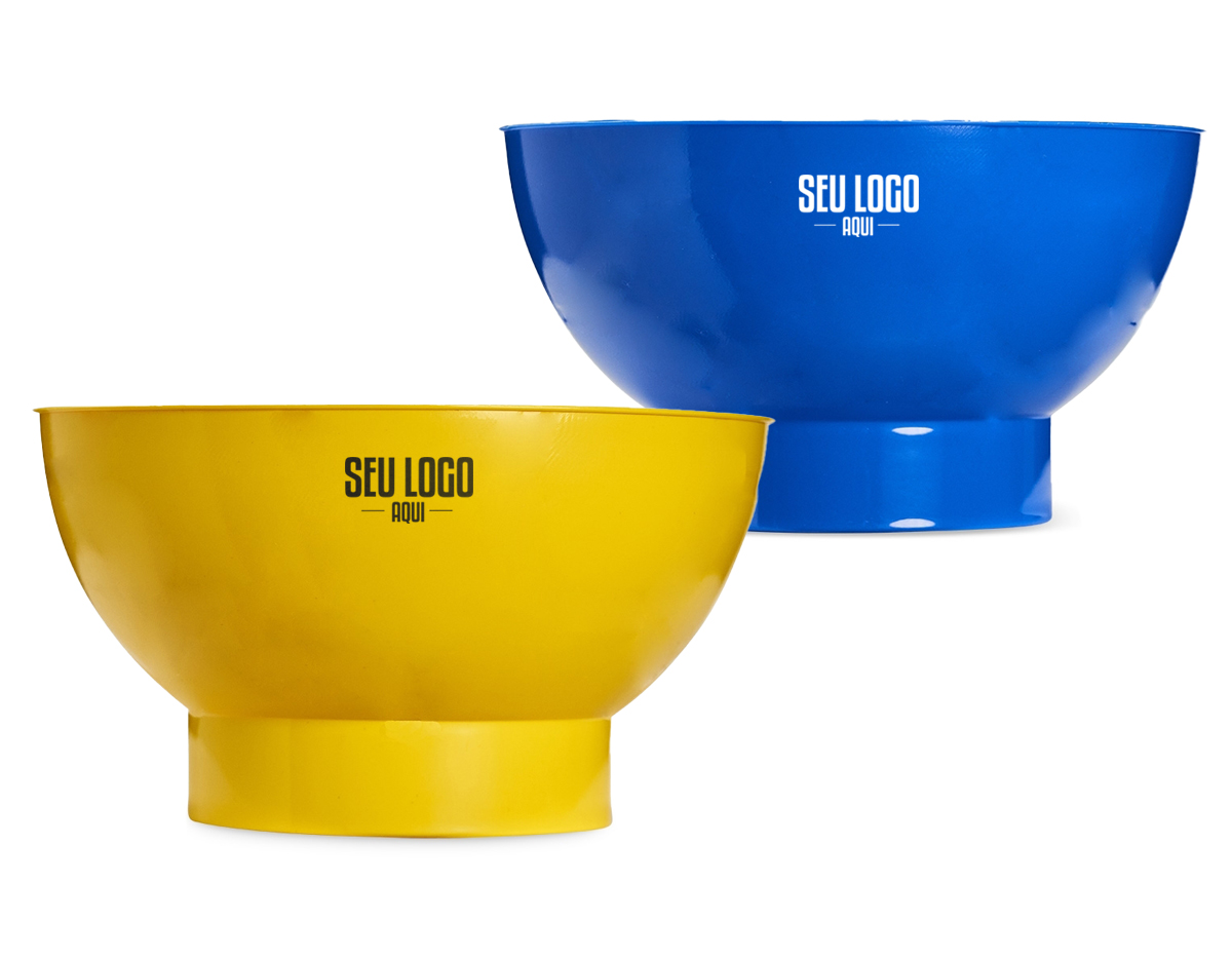 A petisqueira plástica é uma solução versátil para servir petiscos de maneira prática e organizada. Fabricada em material resistente e fácil de limpar, proporciona conveniência para qualquer ocasião. Ideal para servir uma variedade de petiscos de forma simples e funcional.