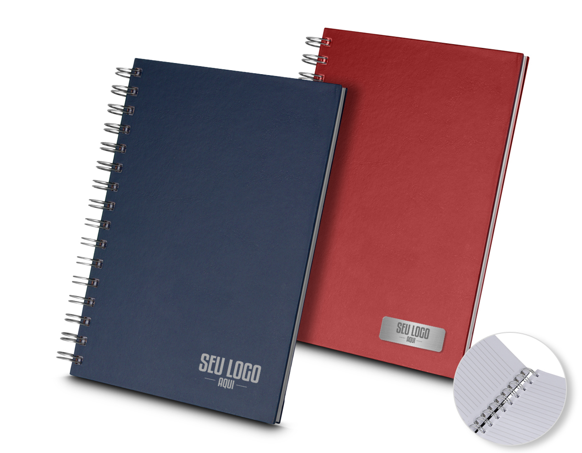 Caderno capa dura em percalux com 100 páginas, sendo elas 7 páginas iniciais com área para dados pessoais, calendário 2024/2025/2026, planejamento anual e trimestral.