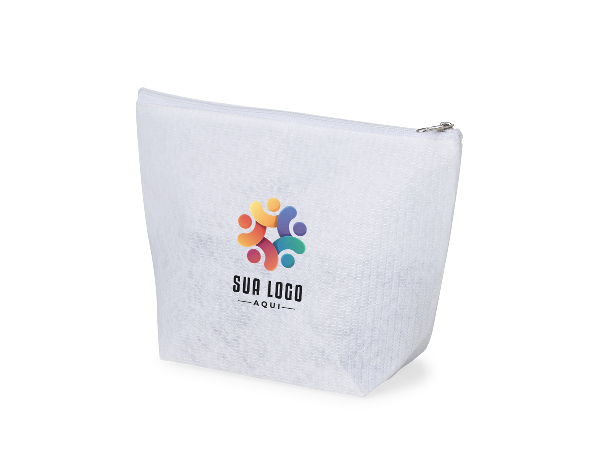 A nécessaire sublimática em tecido PET combina sustentabilidade e versatilidade. Feita a partir de material reciclado, é leve e resistente, ideal para transportar itens de higiene pessoal de forma prática e consciente.