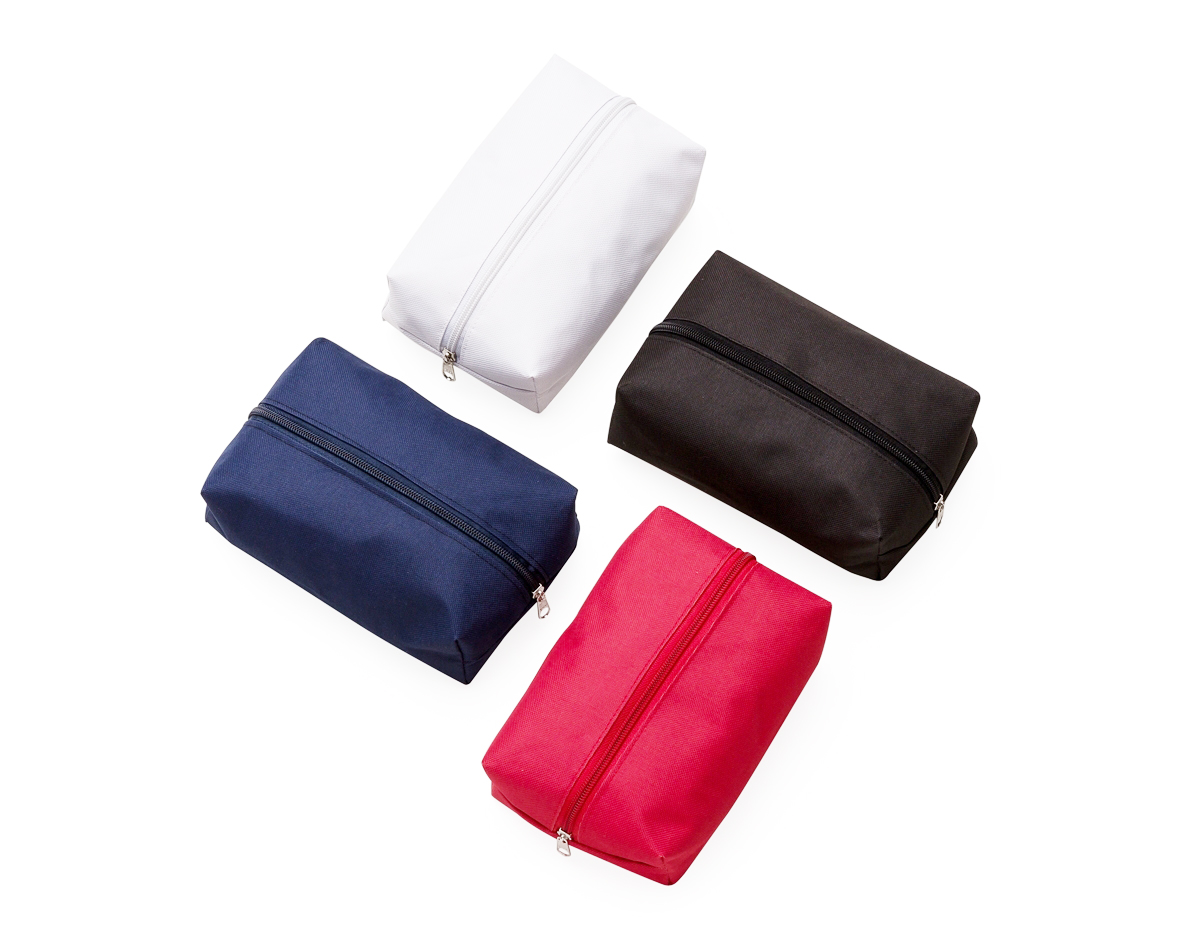 A necessaire de nylon colorida possui zíper superior e interior emborrachado, ideal para organizar e proteger seus itens pessoais com praticidade e estilo. Perfeita para viagens e uso diário.