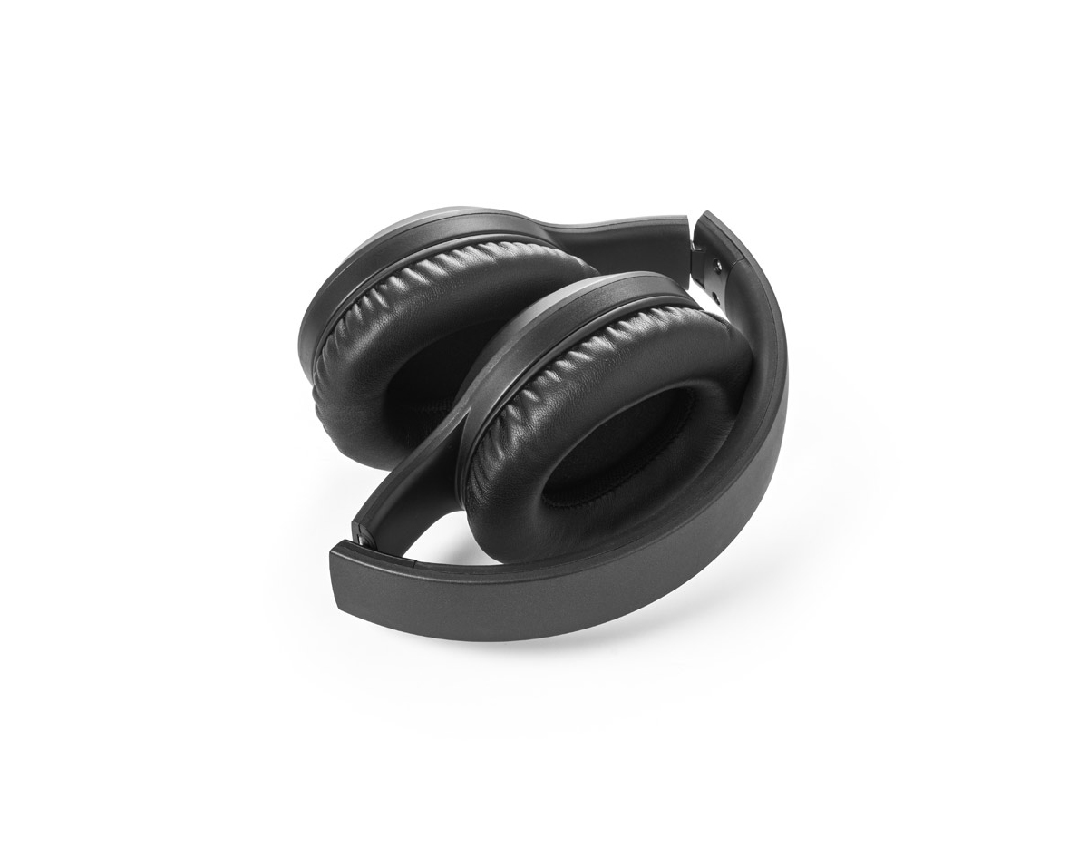 Fones de ouvido wireless dobráveis em ABS 100% reciclado com ANC - cancelamento de ruído ativo - permite que se concentre nas principais tarefas do seu dia ou que relaxe a ouvir as suas músicas favoritas sem interrupções. Possui transmissão BT 5.3 e uma bateria de 400 mAh, aproximadamente 15h de autonomia. Quando ligados ao seu dispositivo móvel ou computador podem ser controlados através de botões nos fones de ouvido. Se necessário também podem ser utilizados através de um cabo jack com 3.5 mm. Incluso um cabo de carregamento USB-C. Fornecido em caixa de papel kraft com bolsa. Aba: 300 x 200 mm | Caixa: 170 x 135 x 90 mm