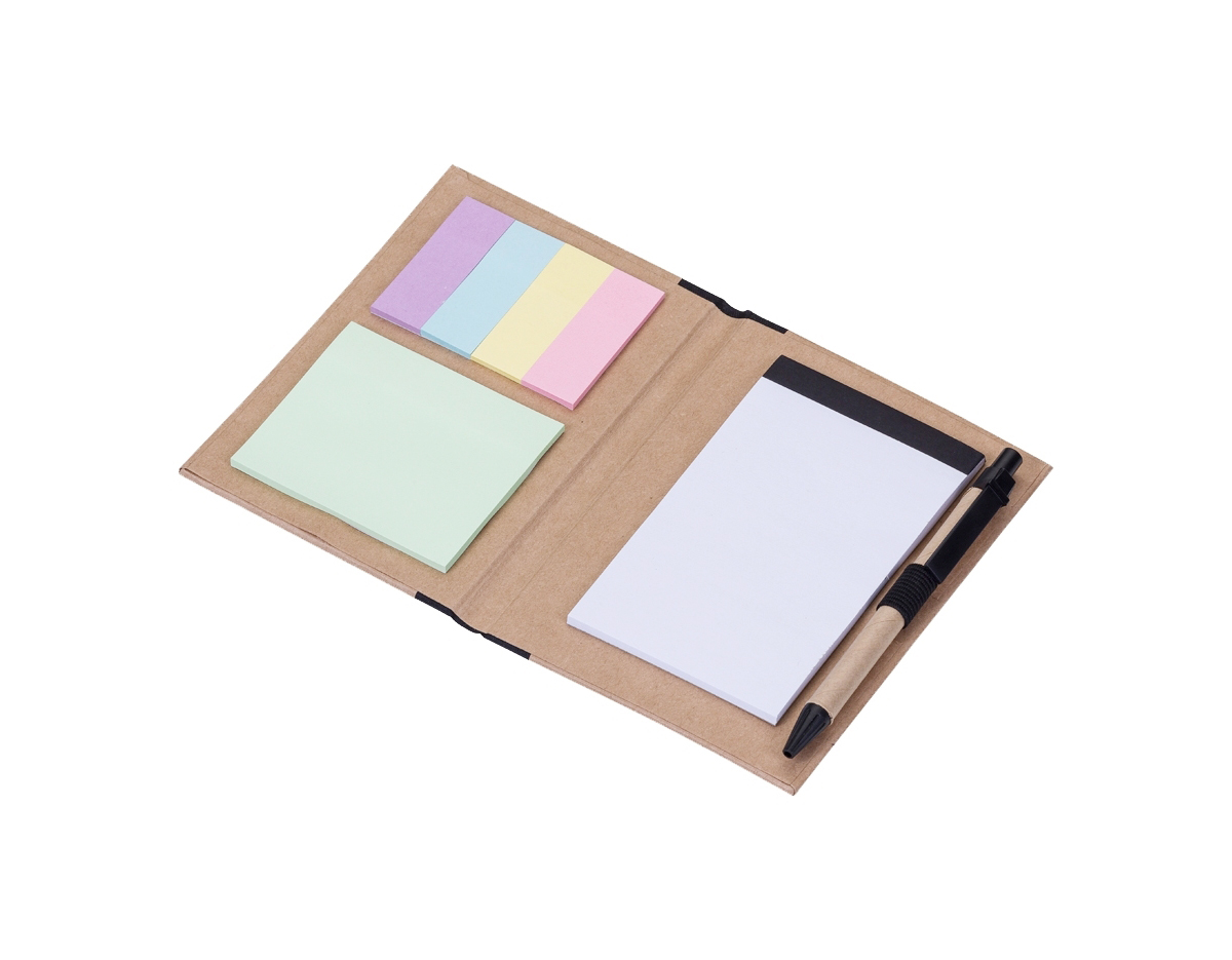 Bloco de anotações ecológico com capa calculadora solar de 8 dígitos acoplada. Possui quatro blocos autoadesivos com aproximadamente 25 folhas cada, bloco verde com aproximadamente 25 folhas, bloco branco de rascunho com aproximadamente 30 folhas sem pauta e suporte elástico com caneta ecológica de papelão com clip e ponteira plástica preto.