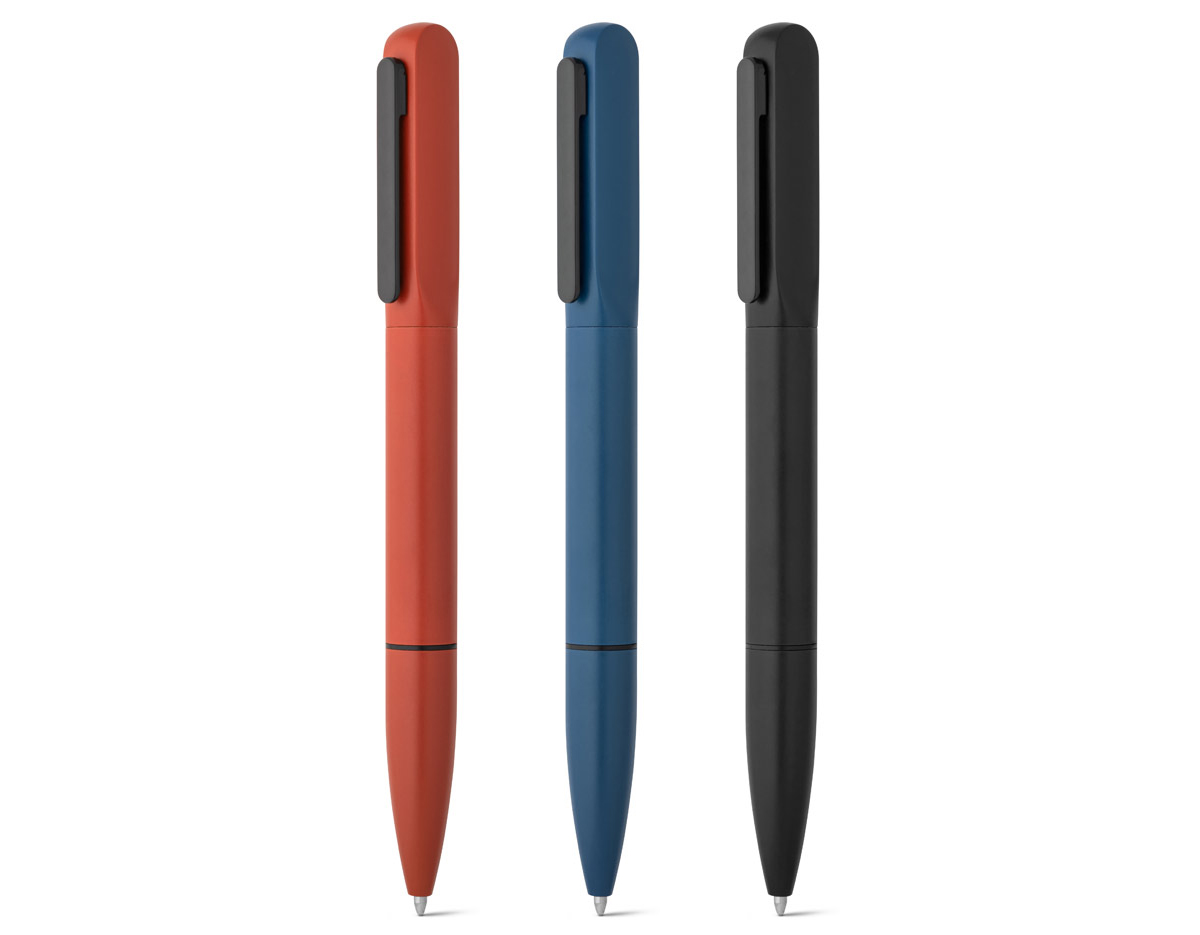 Esferográfica em alumínio 94% reciclado e escrita em azul. Quando personalizado no clipe permite que ao ser rodado ilumine o seu logotipo ou personalização. Fornecida em bolsa de oferta. ø12 x 140 mm