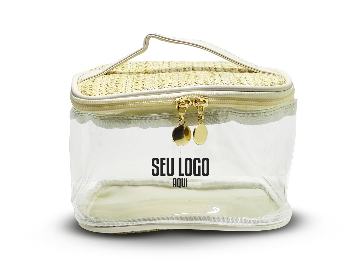Delicadeza e charme natural são as características marcantes da nossa nécessaire. Produzida em PVC com detalhes em palha sintética, seu design permite uma visualização prática dos itens, mantendo-os sempre visíveis e ao alcance.