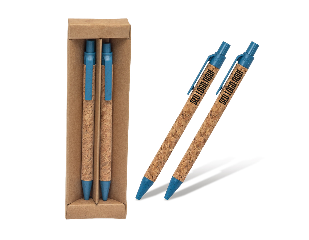 Kit ecológico com caneta e lapiseira de cortiça, acompanhados de estojo de papelão. A caneta possui carga esferográfica azul e acionamento por clique. Ideal para quem busca uma opção sustentável e funcional