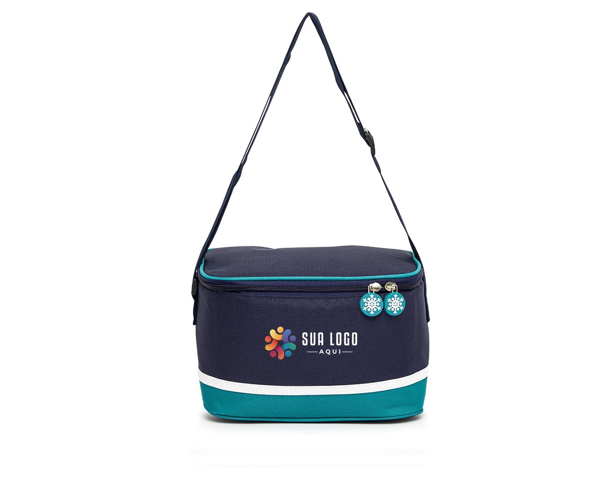 Bolsa térmica de nylon com capacidade de 7 litros, revestida internamente com material térmico soldado, garantindo proteção antivazamento. Inclui alça transversal para fácil transporte.