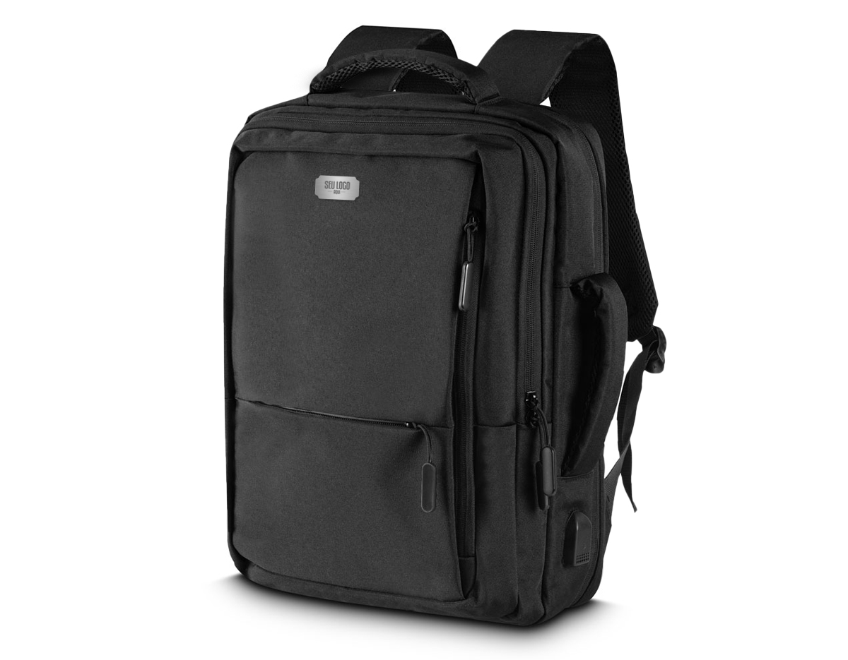 Mochila produzida em tecido de poliéster, alça de ombro e mão acolchoada,2 bolsos frontais e divisórias internas, aceita notebooks de até 15,6", porta USB na lateral da mochila, possui engate para mala de viagem.