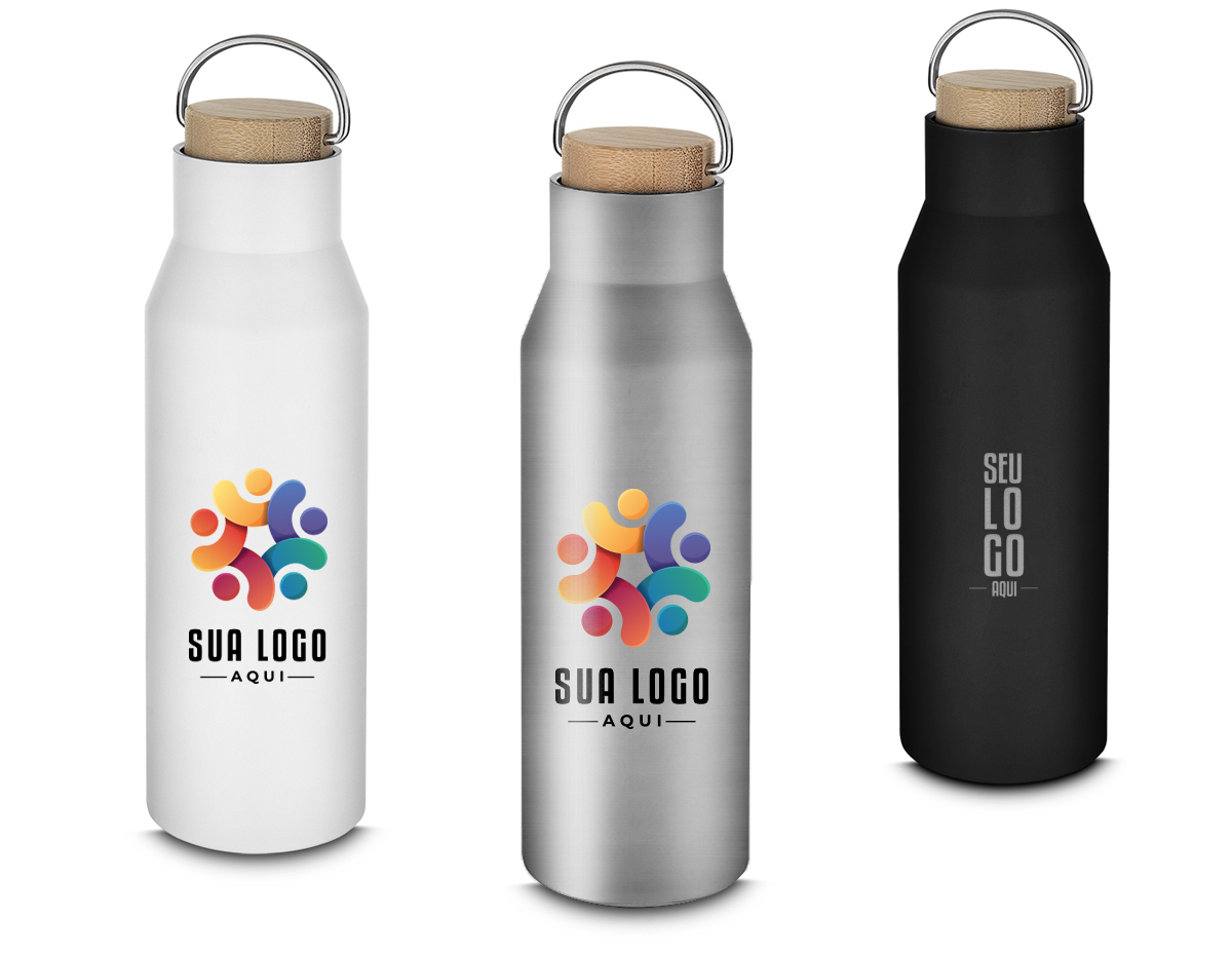 Garrafa térmica em aço inox com parede dupla isolada a vácuo com pintura fosca, com capacidade de até 600ml, tampa com revestimento em fibra de bambu e alça em metal.