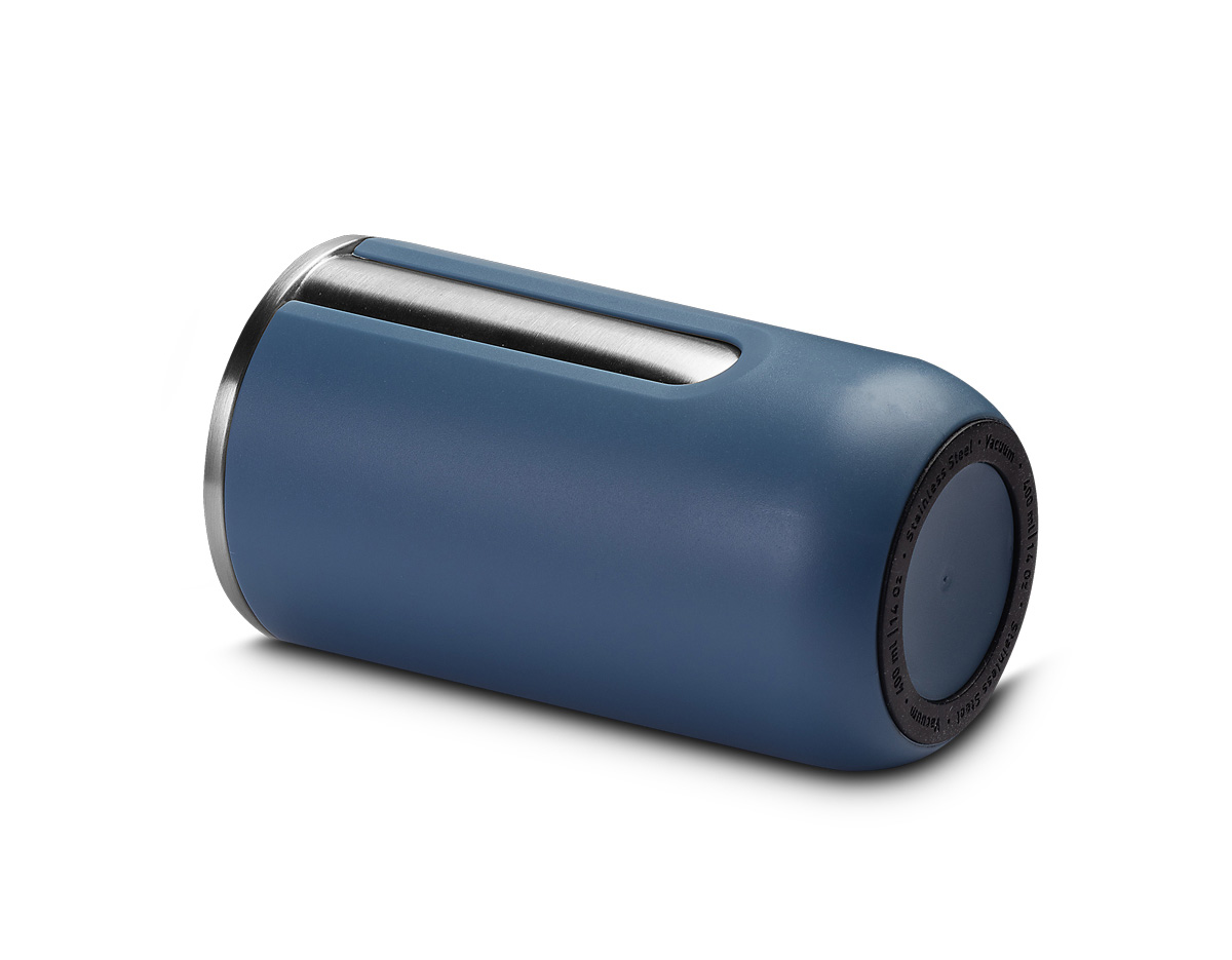 Copo térmico com parede dupla em aço inox e detalhe em plástico,capacidade de 400ml, tampa plástica com sistema antivazamento e botão para habilitar o fluxo de líquido.