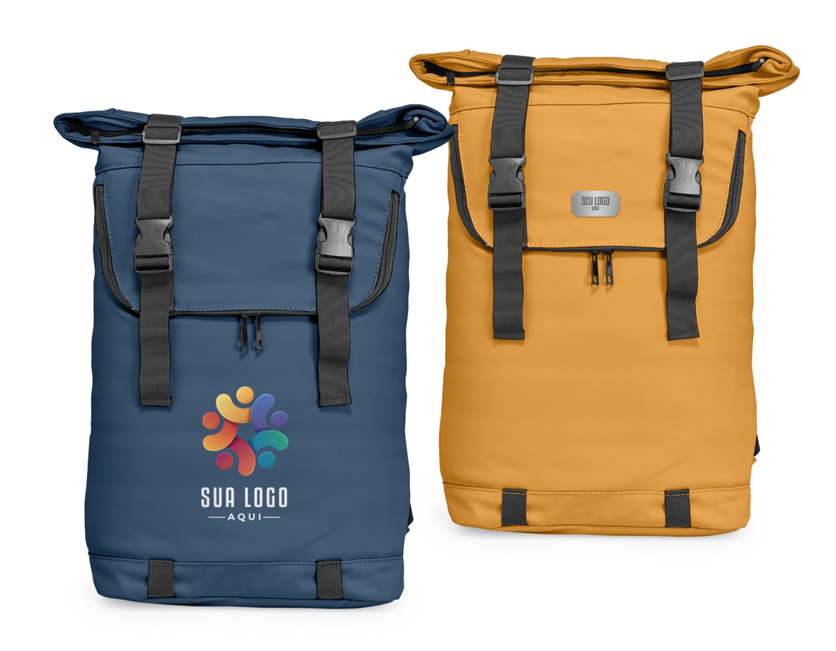 Mochila de couro sintético de 34 litros resistente à água. Possui dois compartimentos, sendo o principal com bolso para notebook de 14 polegadas. Possui engate para mala de viagem, fechamento por zíper e cinto com velcro.