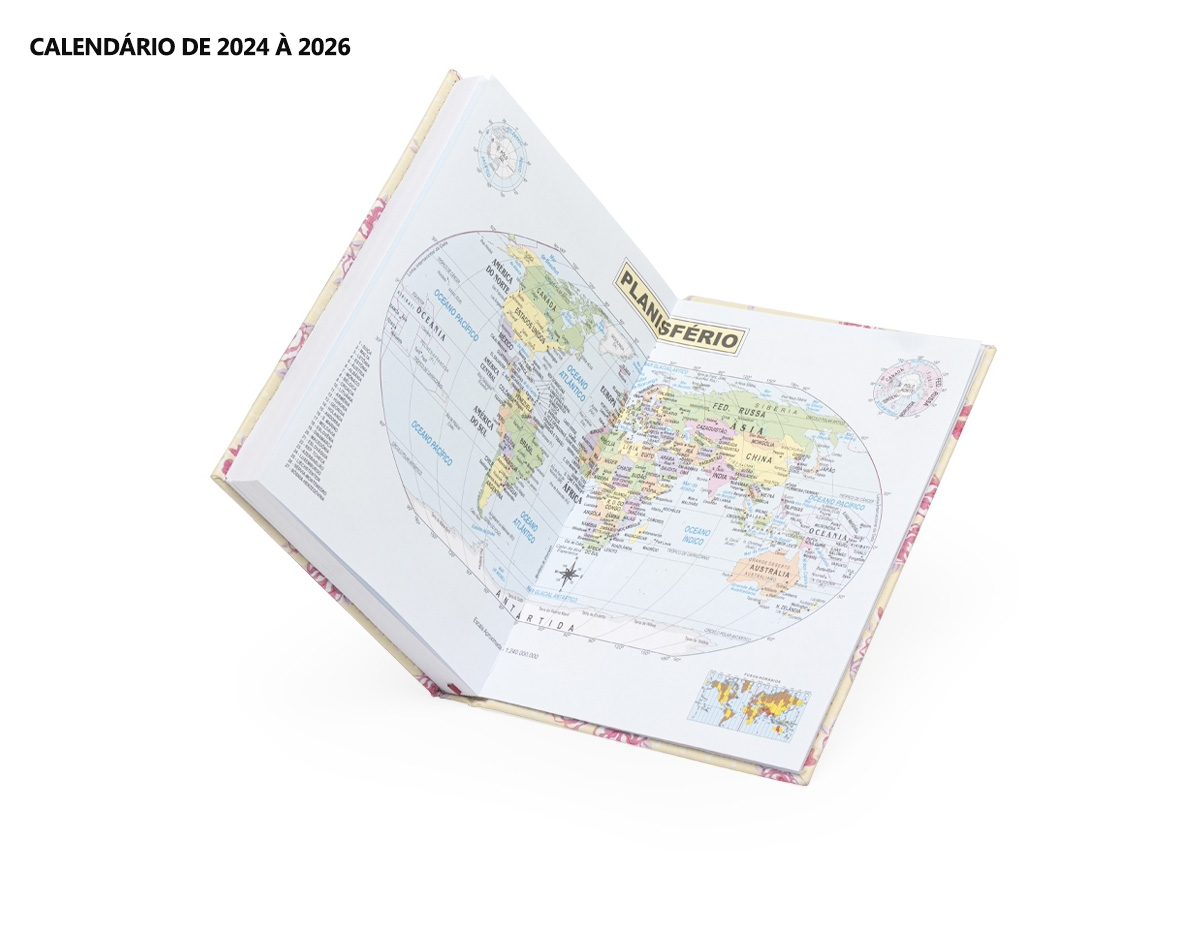  Inicie o ano com organização absoluta com a nossa agenda floral em couro sintético. Esta agenda clássica floral, oferece uma variedade de recursos úteis, incluindo dados pessoais, calendários de 2024 a 2026, mapas, números de telefone essenciais, fita de cetim para marcar páginas favoritas, espaço para planejamentos e aniversariantes, além de códigos de serviços DDD e DDI para facilitar comunicações globais.