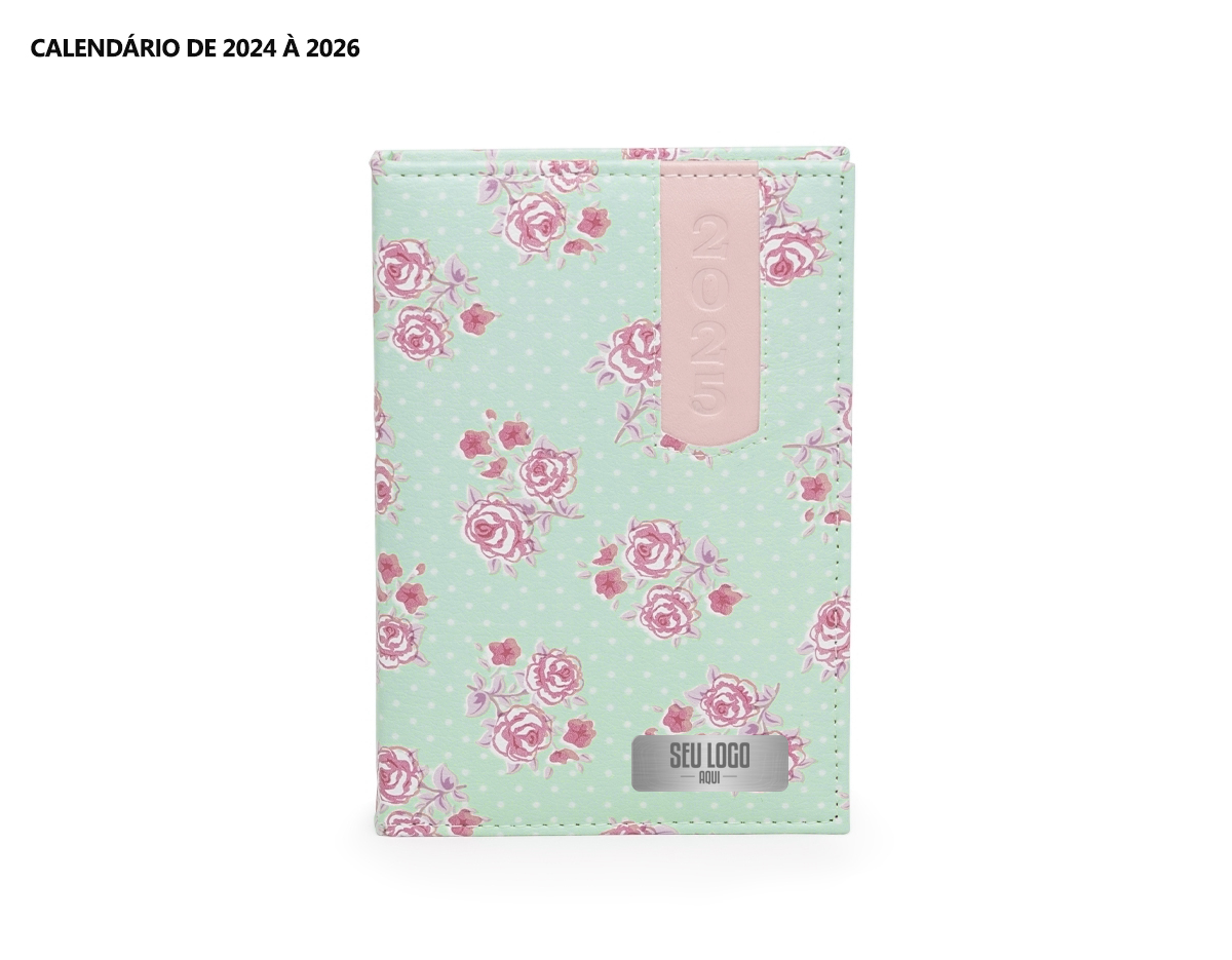  Inicie o ano com organização absoluta com a nossa agenda floral em couro sintético. Esta agenda clássica floral, oferece uma variedade de recursos úteis, incluindo dados pessoais, calendários de 2024 a 2026, mapas, números de telefone essenciais, fita de cetim para marcar páginas favoritas, espaço para planejamentos e aniversariantes, além de códigos de serviços DDD e DDI para facilitar comunicações globais.
