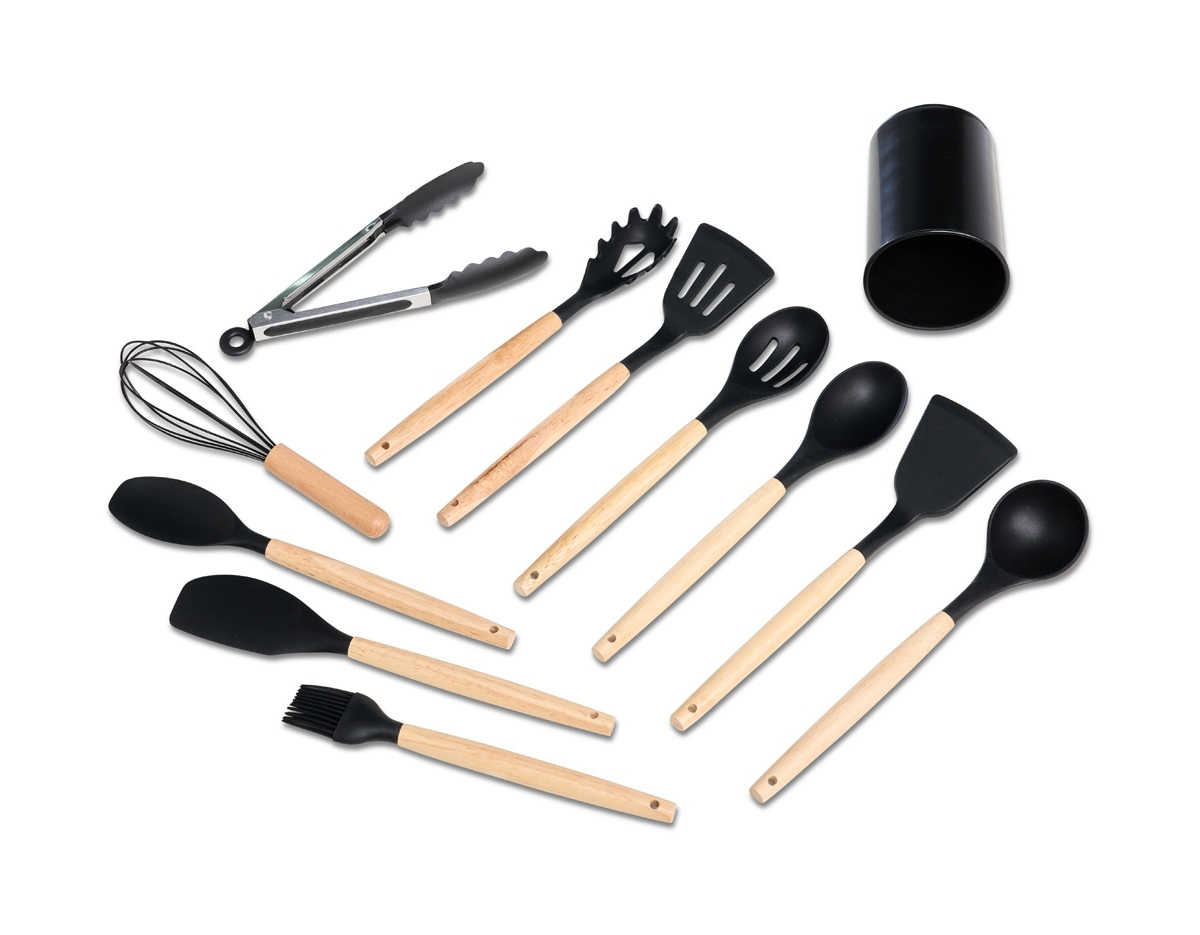 O kit ideal para uma cozinha moderna, projetado para preservar e prolongar a vida das suas panelas! Composto por 12 peças essenciais, este kit é feito em silicone com pegadores de bambu, proporcionando um visual sofisticado. Resistente a temperaturas extremas (-30ºC a 230ºC) e fácil de higienizar, ele é totalmente seguro para suas panelas, pois o silicone não risca nem agride o teflon. O kit inclui: colher escumadeira, colher funda, colher rasa, colher vazada, concha, espátula, espátula de pão, espátula vazada, fouet, pegador e pincel, todos organizados em um suporte plástico. Ecológico e atóxico, nosso kit é cuidadosamente projetado para uso com alimentos, sendo livre de BPA.