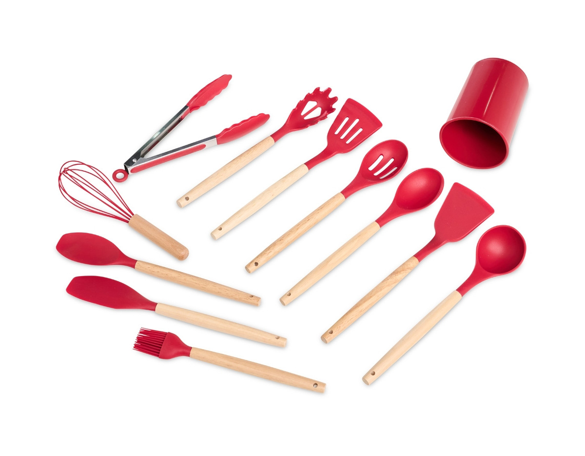 O kit ideal para uma cozinha moderna, projetado para preservar e prolongar a vida das suas panelas! Composto por 12 peças essenciais, este kit é feito em silicone com pegadores de bambu, proporcionando um visual sofisticado. Resistente a temperaturas extremas (-30ºC a 230ºC) e fácil de higienizar, ele é totalmente seguro para suas panelas, pois o silicone não risca nem agride o teflon. O kit inclui: colher escumadeira, colher funda, colher rasa, colher vazada, concha, espátula, espátula de pão, espátula vazada, fouet, pegador e pincel, todos organizados em um suporte plástico. Ecológico e atóxico, nosso kit é cuidadosamente projetado para uso com alimentos, sendo livre de BPA.