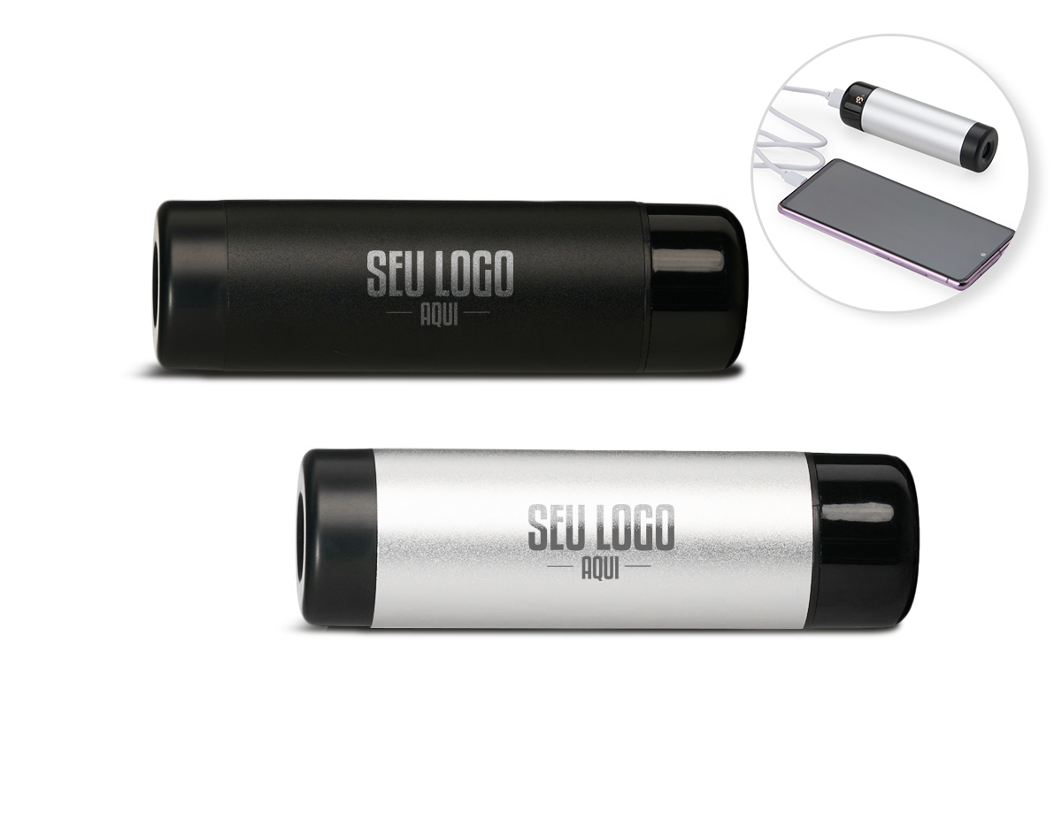 Dispositivos sempre carregados em qualquer lugar com o nosso power bank! Equipado bateria de 4.000mAh, este carregador portátil tem um design compacto, produzido em metal com detalhes plásticos. Além do cabo USB Tipo-C incluso, nosso power bank tem um bônus: uma lanterna integrada de alto alcance para emergências.