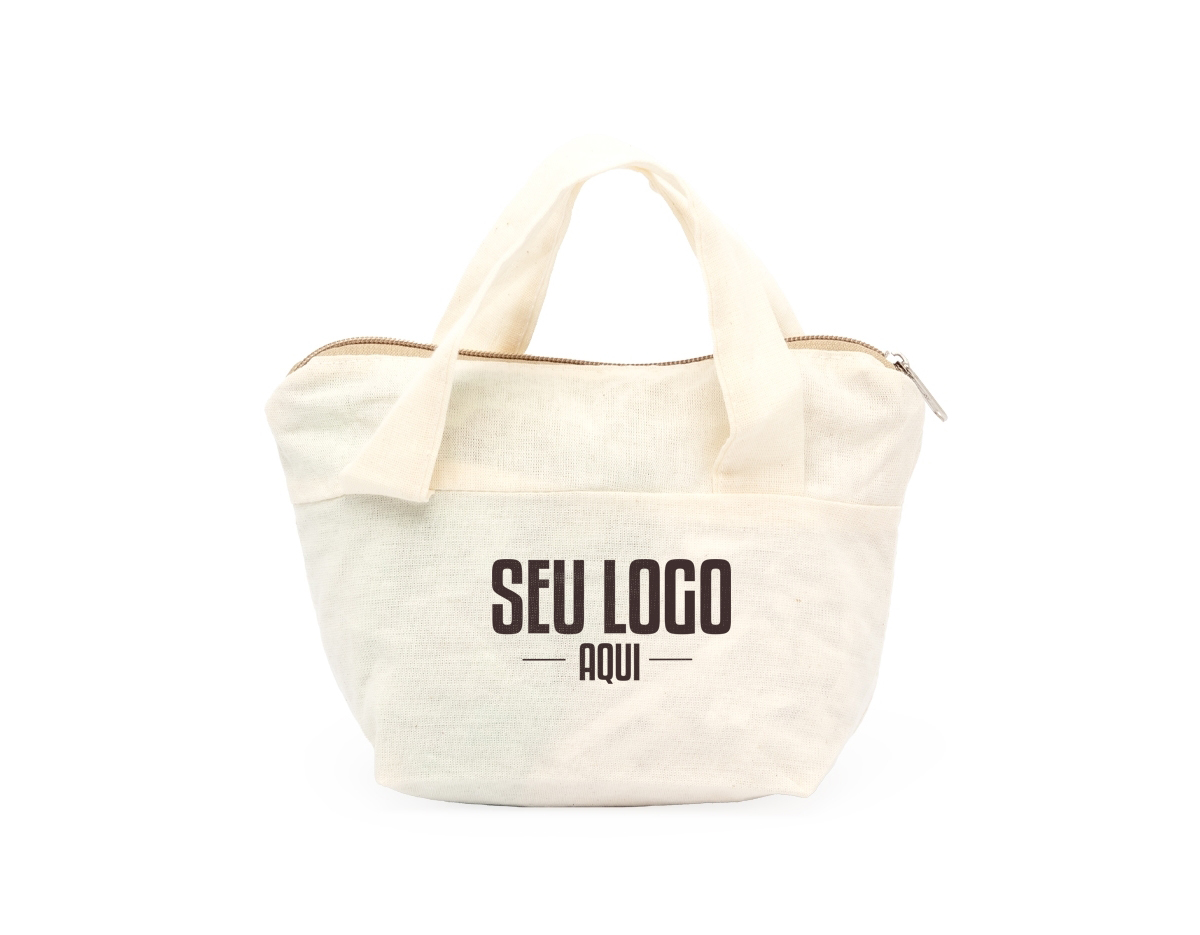 Nécessaire feita de algodão, possui fechamento em zíper e alças para facilitar o transporte. Com um design simples, apresenta frente e verso lisos, ideal para organizar pequenos itens do dia a dia, como cosméticos e acessórios. Prática e funcional, é uma opção versátil para quem busca simplicidade e eficiência.