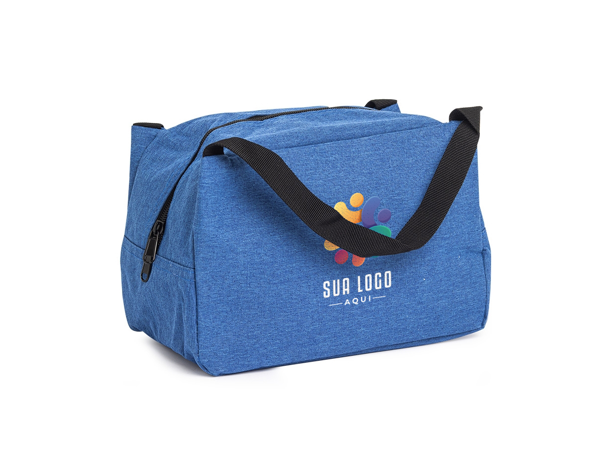 A bolsa térmica é confeccionada em nylon, com capacidade para 6 litros, ideal para manter alimentos e bebidas na temperatura desejada. Equipado com uma alça de mão em nylon, oferece praticidade e conforto ao transportar. Seu design resistente e leve a torna perfeita para piqueniques, passeios e viagens, garantindo que seus itens permaneçam frescos e protegidos. Uma solução funcional para quem busca praticidade no dia a dia.