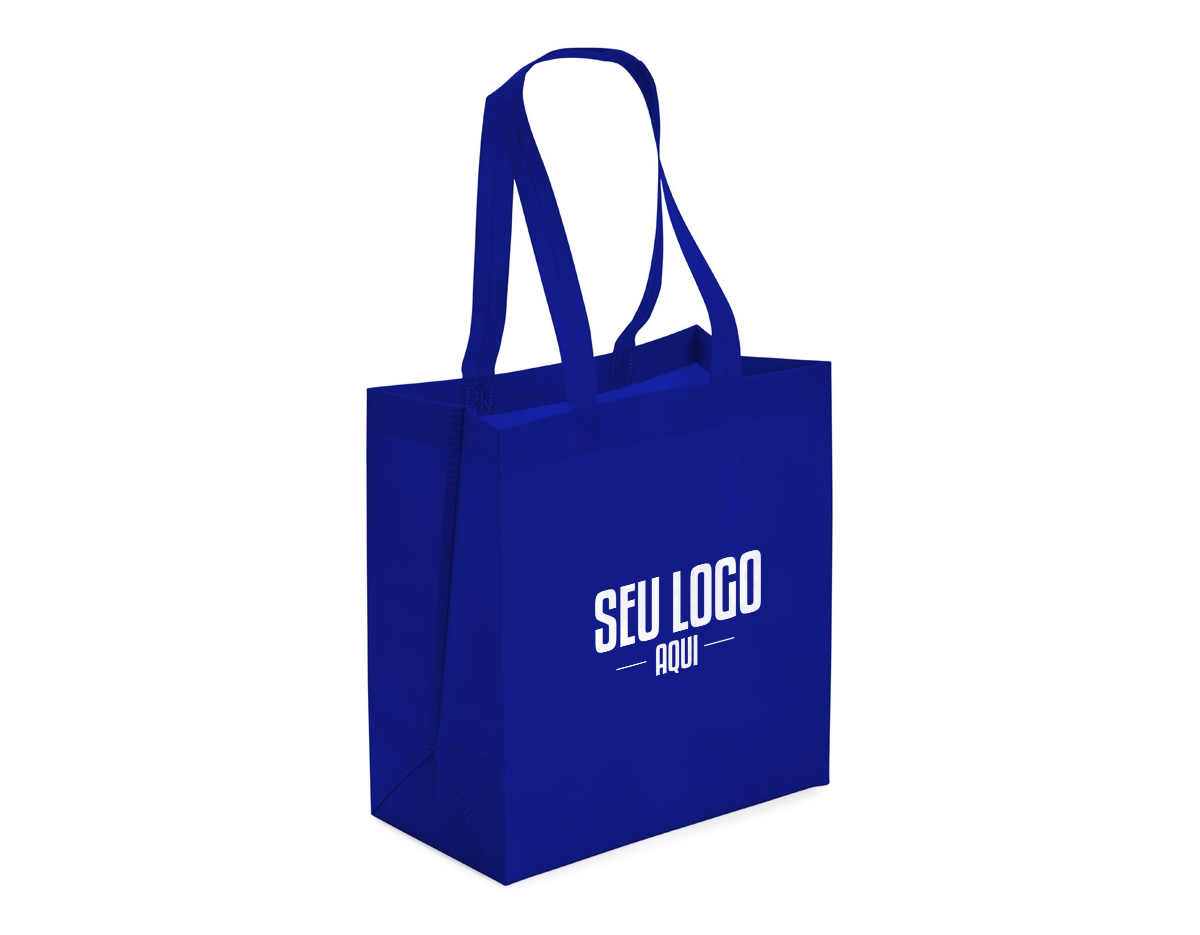 Durável e sustentável, a sacola de TNT é a alternativa ideal para substituir sacolas descartáveis. Produzida em TNT de 116g/m² com costura termo selada e ampla profundidade, ela é resistente à água e projetada para suportar o uso diário.