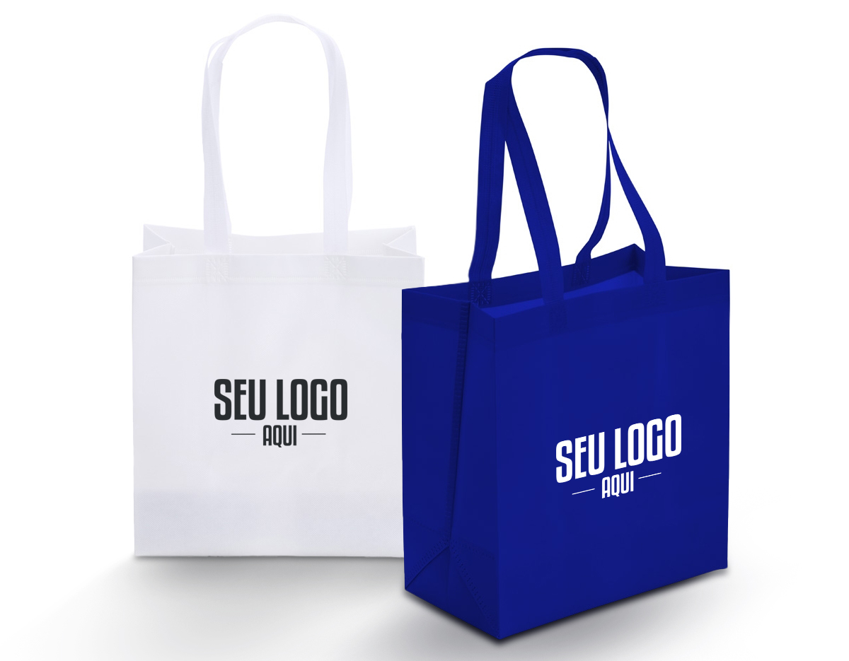 Durável e sustentável, a sacola de TNT é a alternativa ideal para substituir sacolas descartáveis. Produzida em TNT de 116g/m² com costura termo selada e ampla profundidade, ela é resistente à água e projetada para suportar o uso diário.