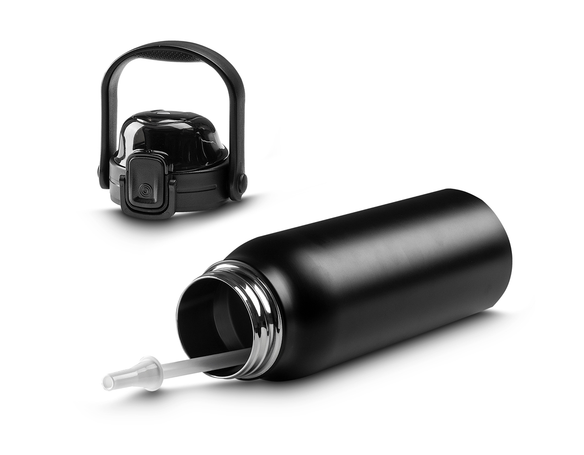 Garrafa Térmica feita em Inox 304, capacidade de 1,6L. Possui tampa rosqueável com trava de segurança e botão de acionamento para abrir a tampa protetora do bocal. Acompanha canudo e dois bicos, sendo um de silicone e outro de plástico.