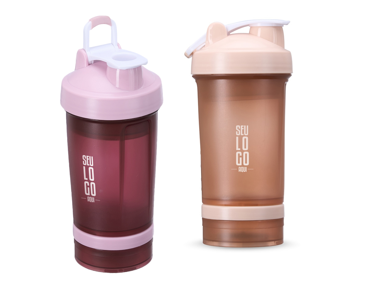 Coqueteleira com capacidade de 500ml e mais 2 compartimentos extras de 150ml e 100ml, todos feitos em polipropileno, livres de BPA. Copo contendo detalhes laterais e escala de medições em ml e oz. Tampa rosqueável com bocal, trava de segurança e alça para transporte. Acompanha misturador de mola.