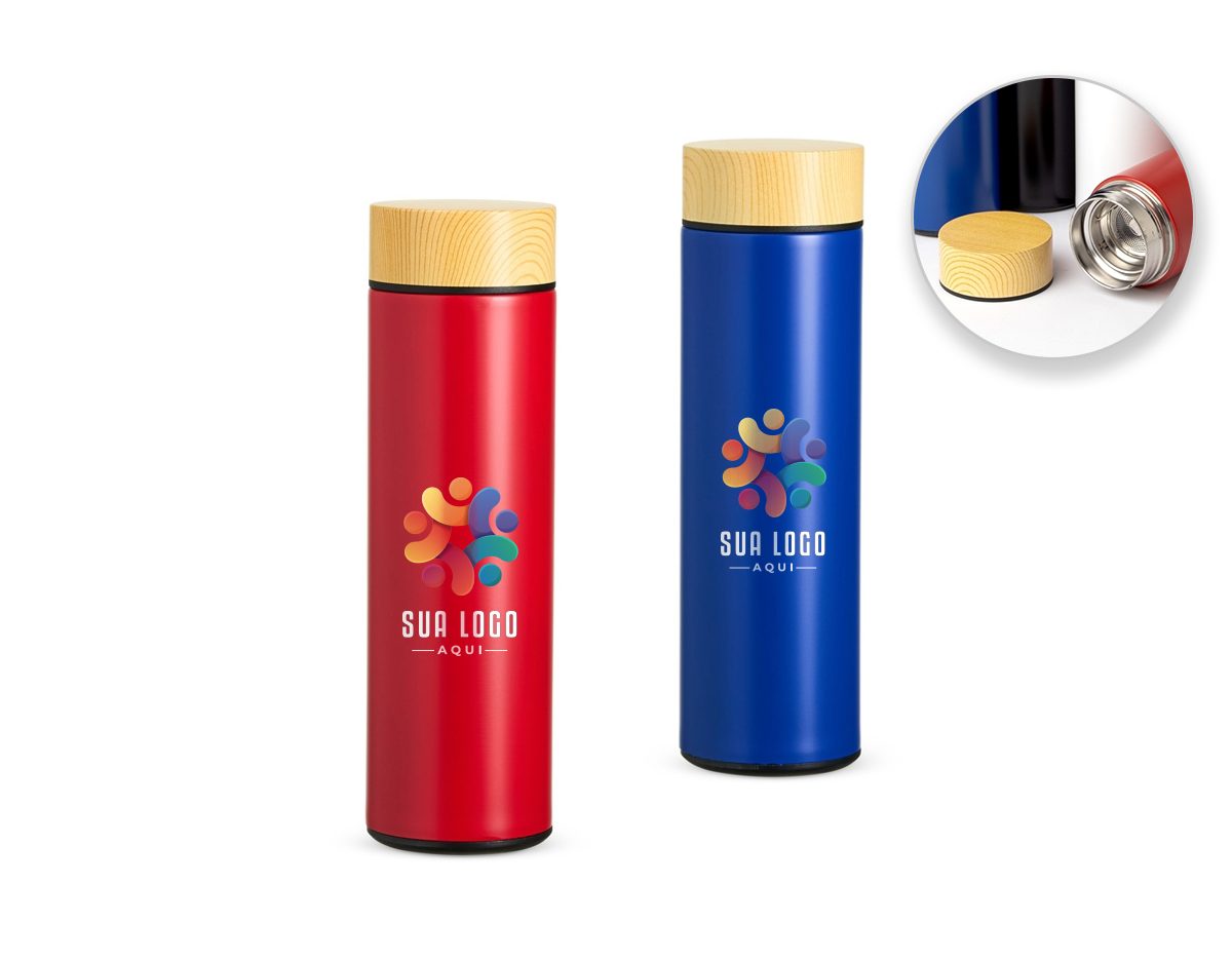 A garrafa térmica de 450 ml é feita em inox e possui parede dupla, garantindo excelente isolamento térmico. Inclui um infusor, ideal para chás ou frutas, e uma tampa rosqueável que conta com um elegante detalhe em madeira. Seu design combina funcionalidade e estética, tornando-a uma escolha prática para manter suas bebidas na temperatura desejada.