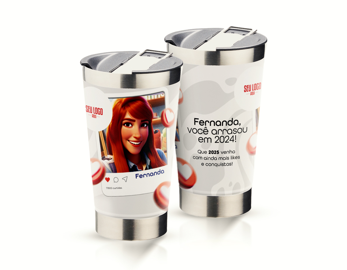Copo Térmico Personalizado inox 500ml ToonStyle   Apresentamos o ToonStyle Copo Personalizado, um copo térmico em inox de 500ml com tampa e abridor, livre de BPA. Leve a personalização a um novo nível com ilustrações exclusivas que transformam cada pessoa em um personagem de animação. Nossa tecnologia avançada captura as características de cada indivíduo, reproduzindo-as com a qualidade das grandes animações do cinema.  Ideal para presentear colaboradores, amigos ou familiares em eventos corporativos, comemorações e festas de fim de ano. Personalize cada copo com seu logotipo, escolha as cores que melhor representam sua marca, inclua mensagens especiais e o nome de cada pessoa. Cada unidade é única, garantindo um presente memorável que combina funcionalidade e criatividade.  Surpreenda a todos com o ToonStyle™ Copo Personalizado e torne suas celebrações ainda mais especiais.
