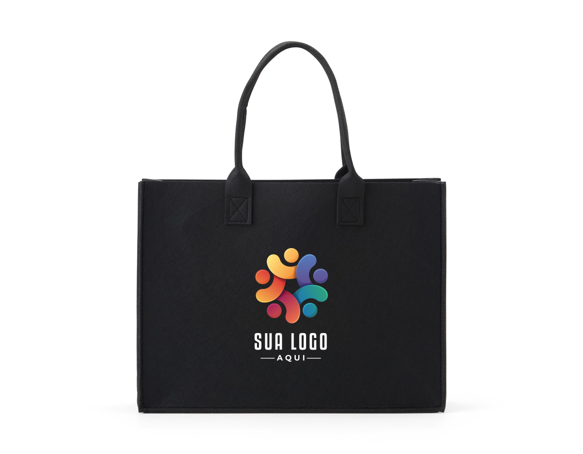 Sacola feita de feltro, trazendo o conforto ideal para acomodar cada um dos seus itens, com um ótimo espaço interno e alças para transporte costuradas internamente.