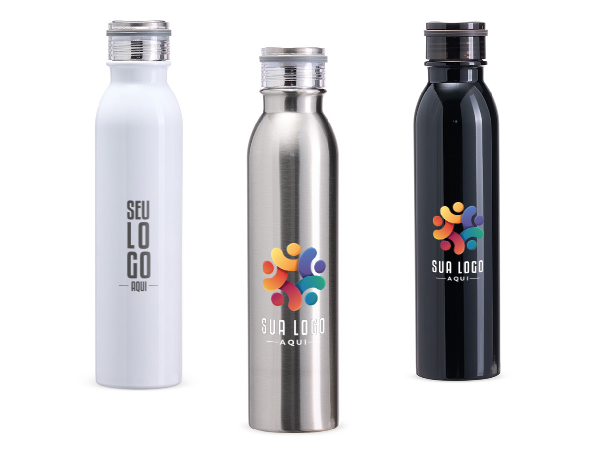 Bebidas na temperatura ideal em qualquer momento do dia. Esta garrafa térmica feita em inox 304, com parede dupla e capacidade de até 800ml é perfeita para qualquer ocasião, leve-a para a academia, parque ou até mesmo, para o trabalho. A sua alça de transporte é feita de silicone e está embutida na tampa (retire-a quase que completamente para usá-la). Uma verdadeira aliada na correria do dia a dia.