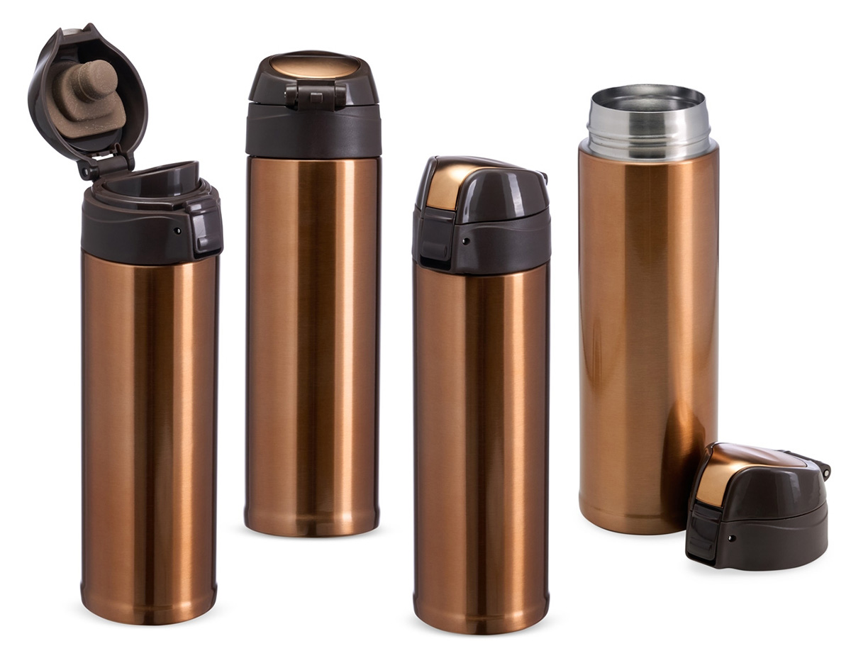 Para quem busca praticidade e desempenho em um só produto, a nossa garrafa térmica de 480ml é a escolha perfeita! Com tampa de trava segura e anel de silicone antivazamento, você pode carregá-la tranquilamente na bolsa ou mochila, sem se preocupar com vazamentos. O bocal foi projetado para uma experiência de consumo confortável, enquanto a vedação interna na tampa mantém as bebidas na temperatura ideal por muito mais tempo, seja quente ou fria. Compacta e eficiente, é a companheira ideal para acompanhar você em todos os momentos do dia!