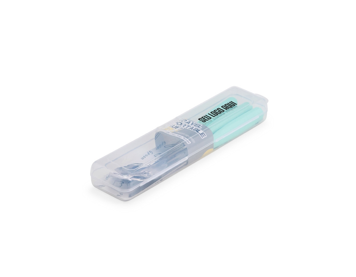 Nosso kit de talheres de três peças é perfeito para aproveitar as delícias de uma refeição de forma prática e organizada. Composto por faca, garfo e colher, feitos em metal e plástico para garantir um manuseio firme, além de proteção e organização. O kit acompanha um estojo plástico, tornando-se ideal para levar na bolsa, seja em viagens, acampamentos ou no dia a dia de trabalho, proporcionando facilidade em todos os momentos.